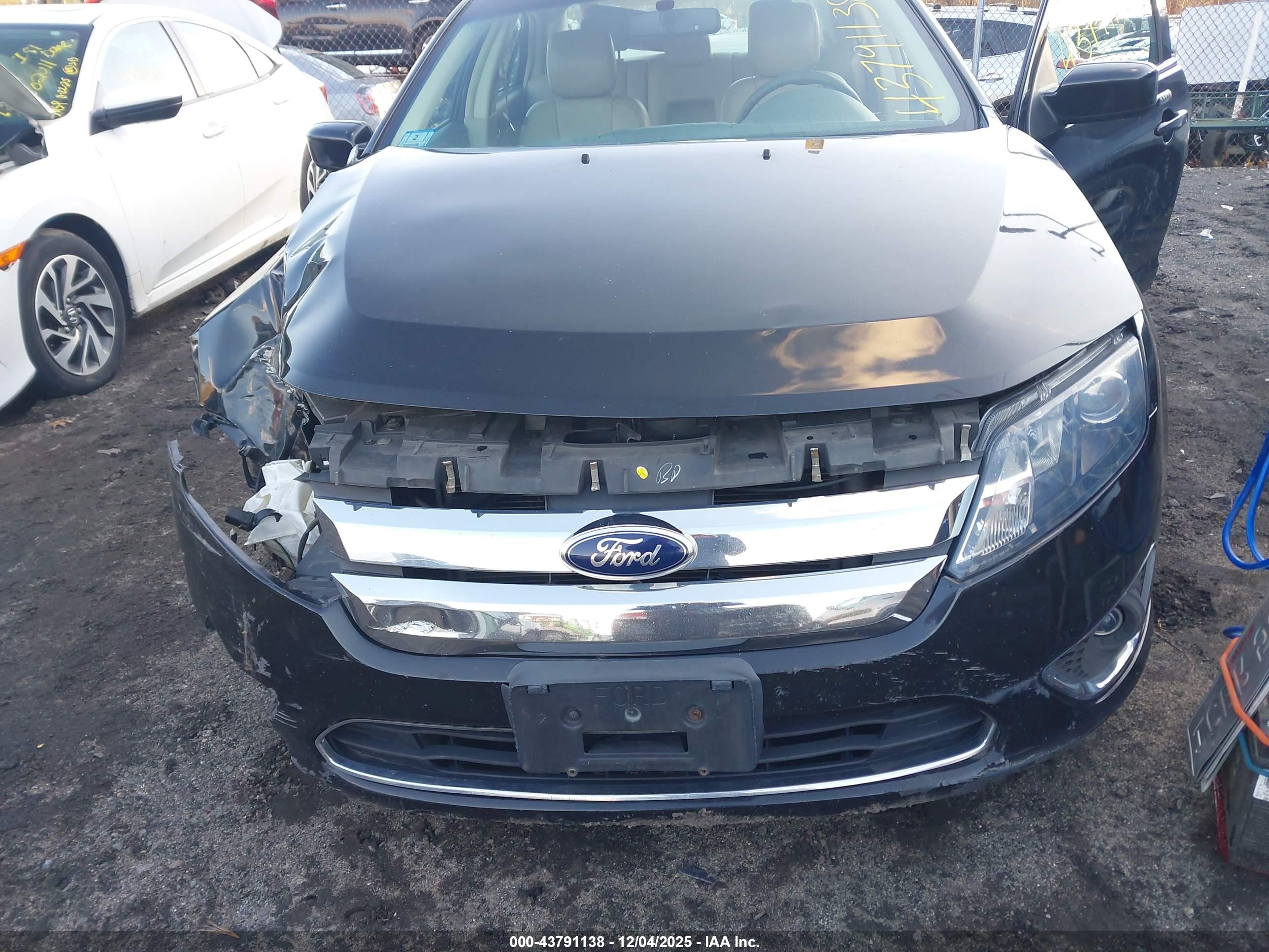 FORD FUSION image 6