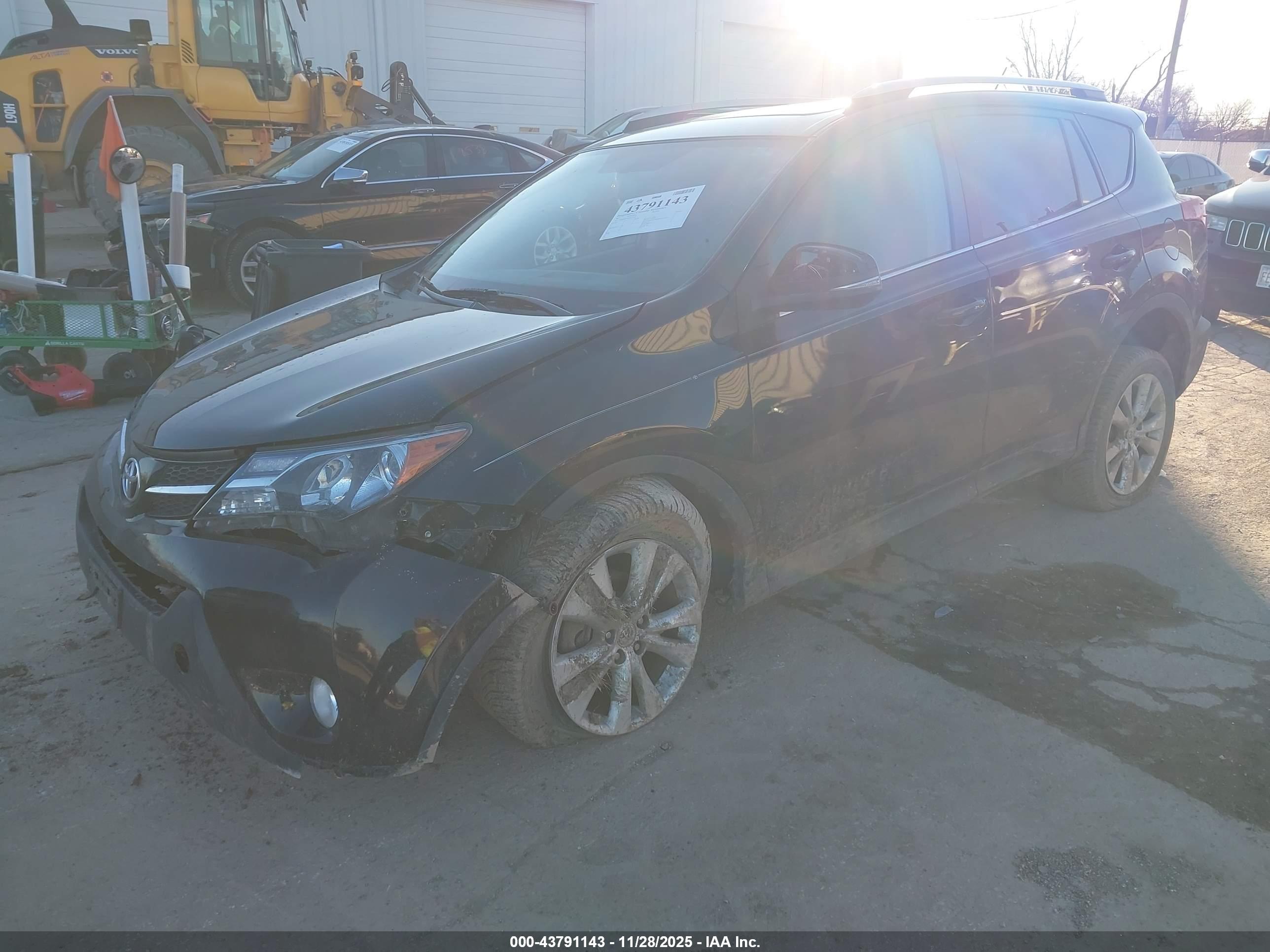 TOYOTA RAV4 image 2