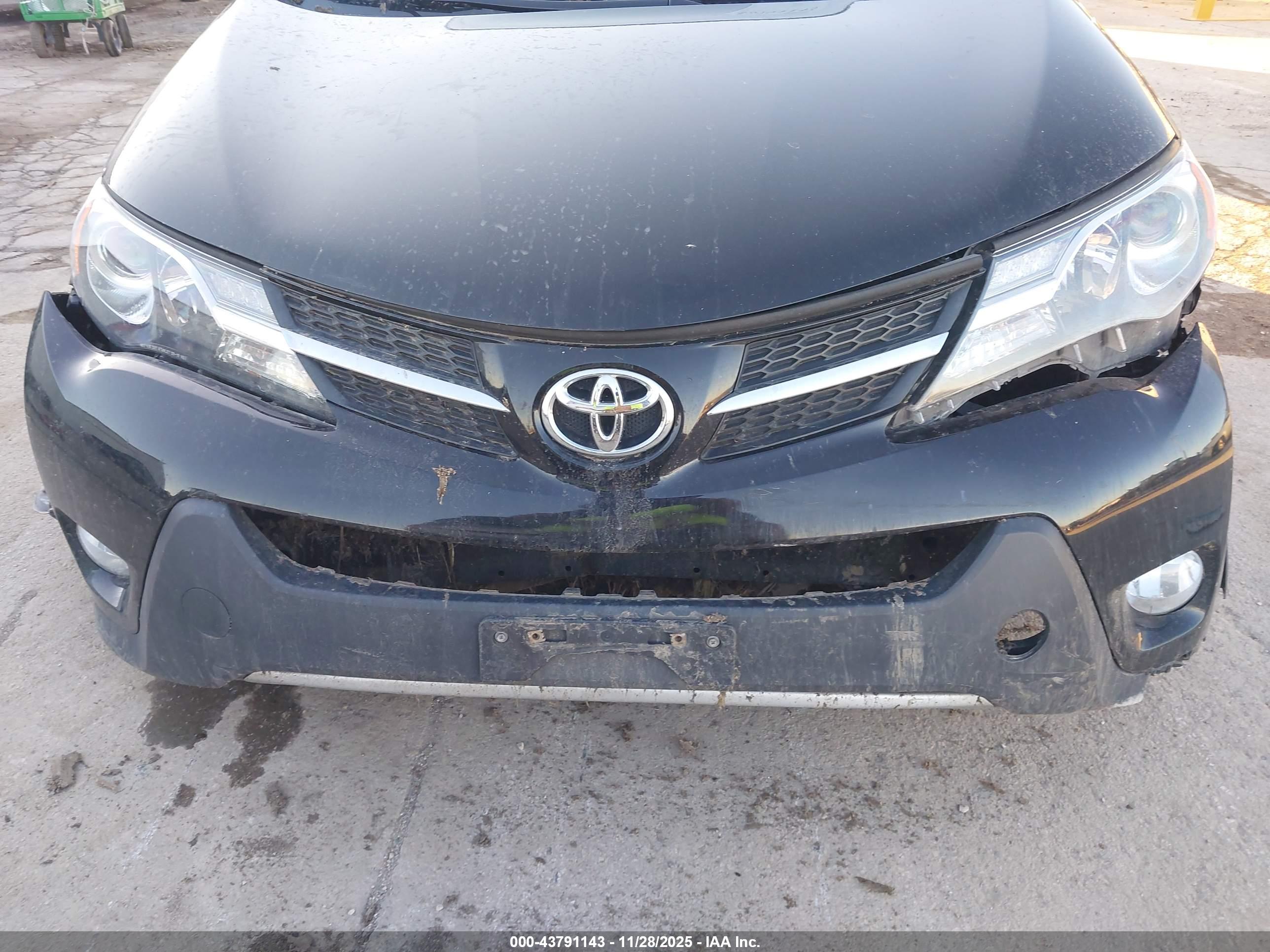 TOYOTA RAV4 image 6