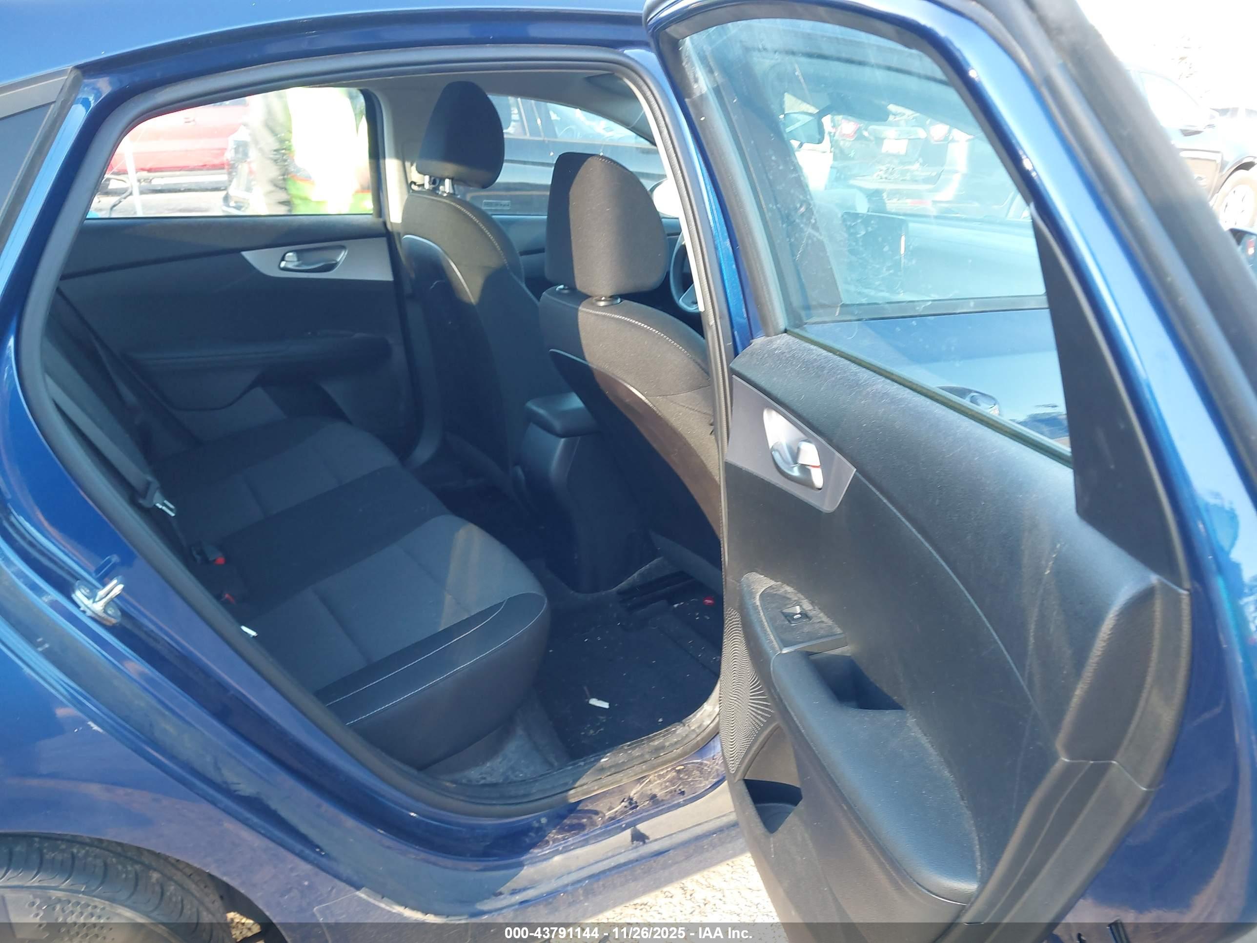 KIA FORTE image 8