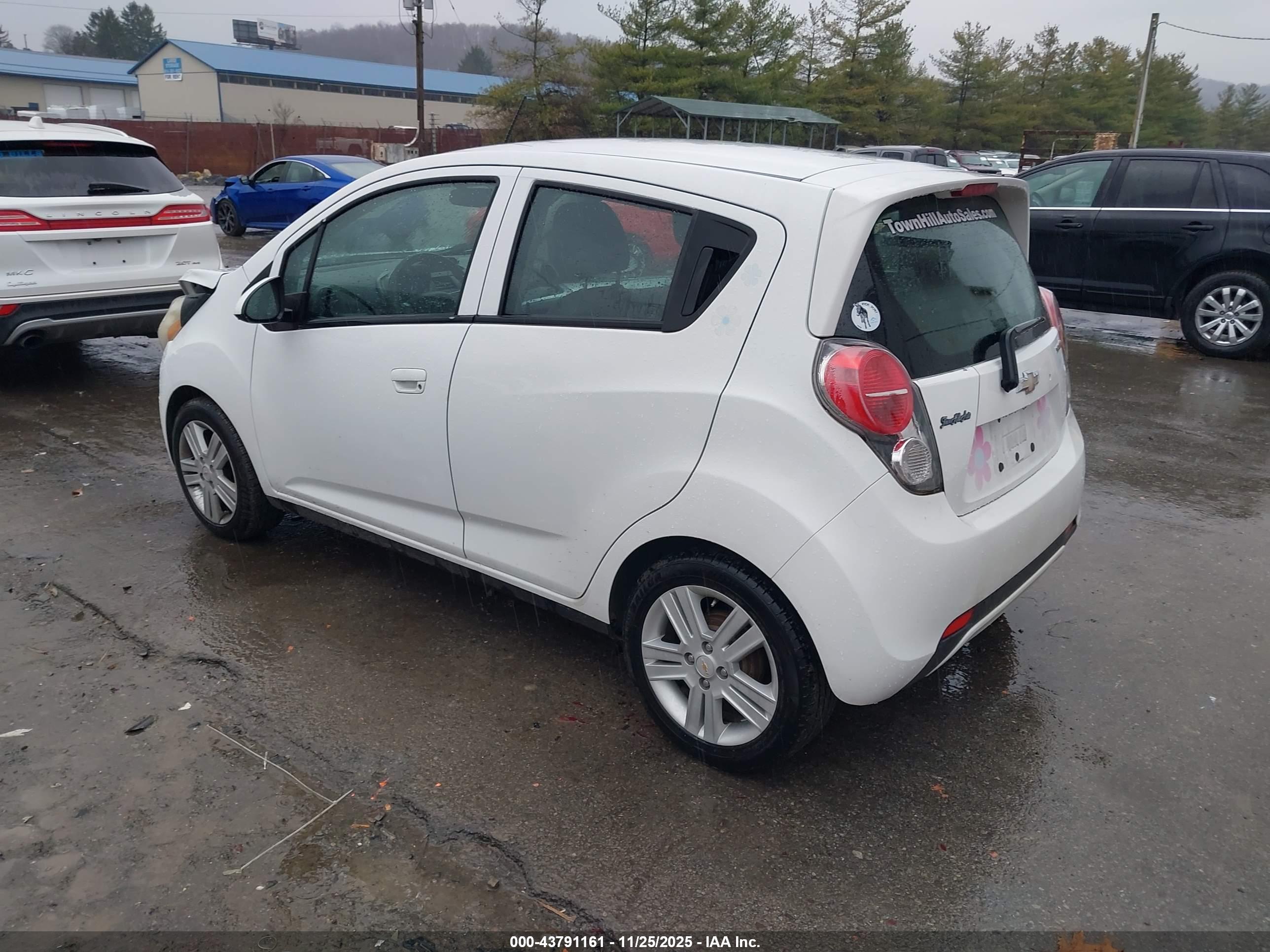 CHEVROLET SPARK image 3