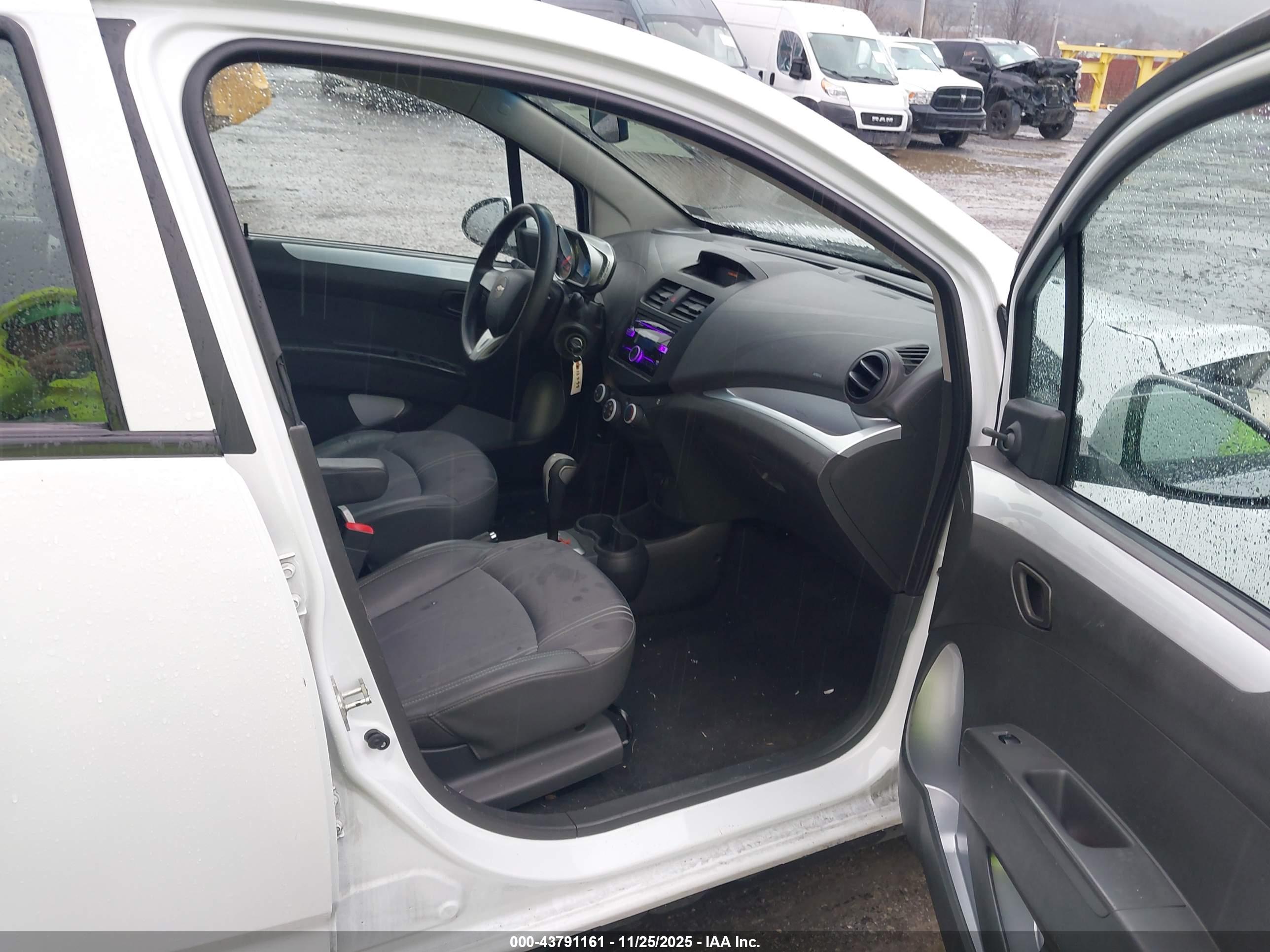 CHEVROLET SPARK image 5