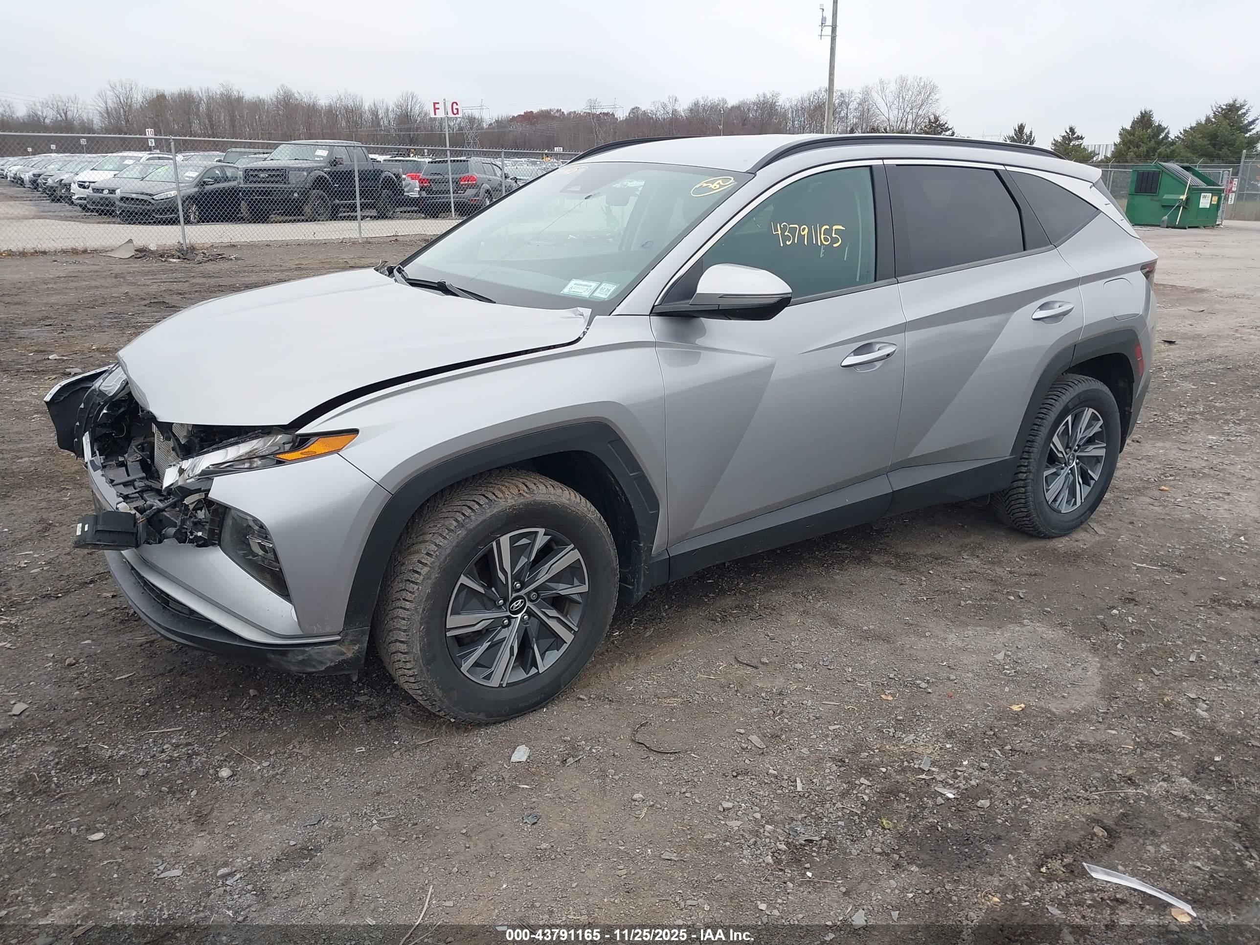 HYUNDAI TUCSON image 2