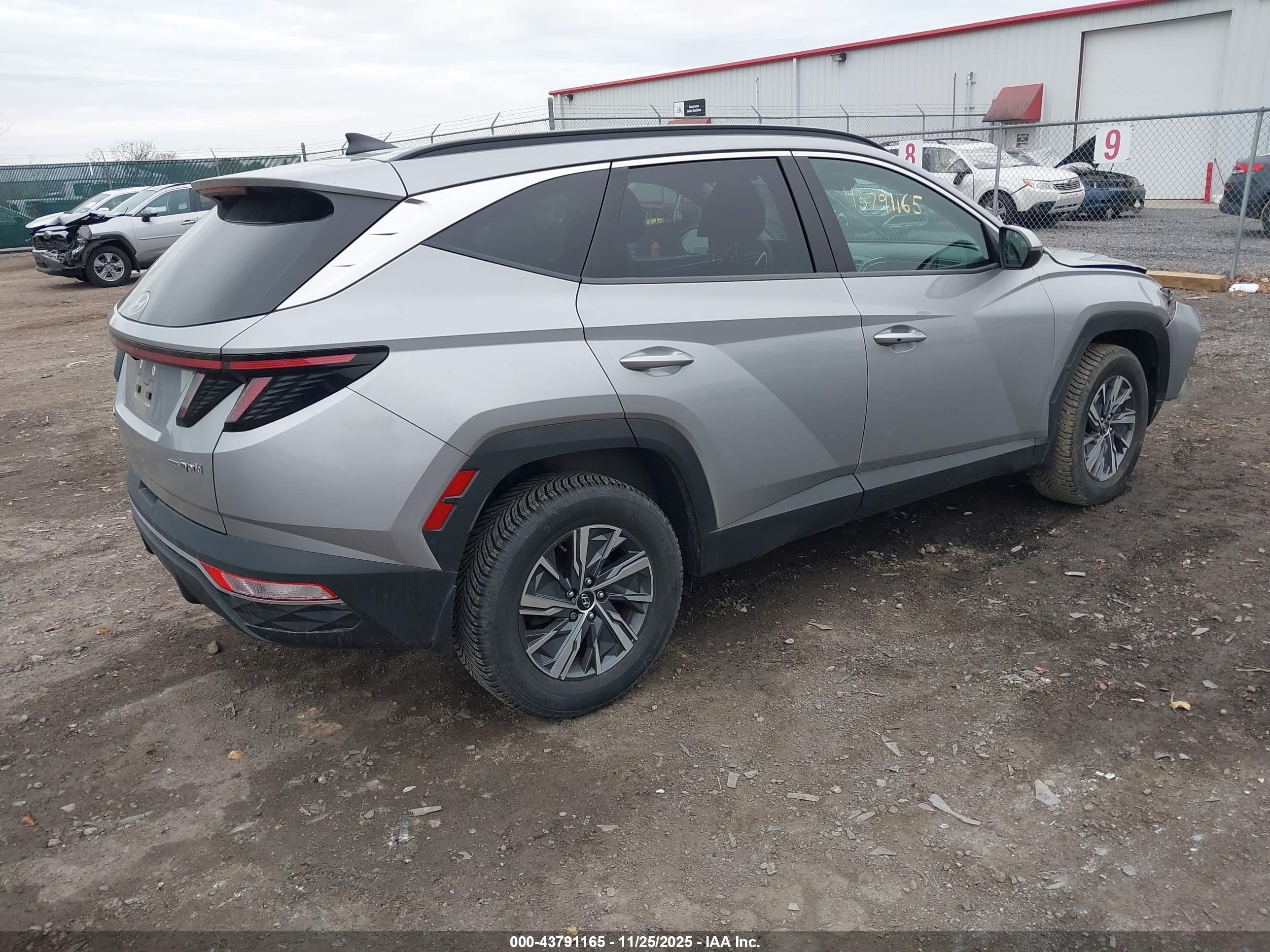 HYUNDAI TUCSON image 4