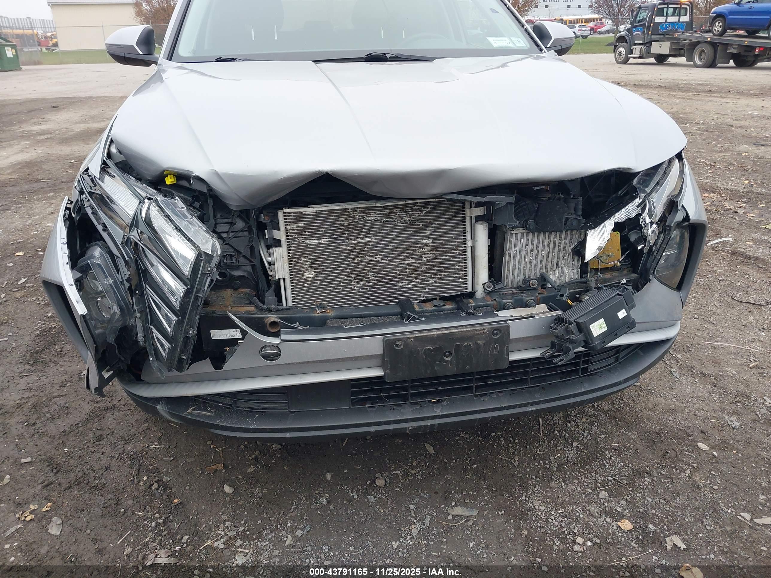 HYUNDAI TUCSON image 6