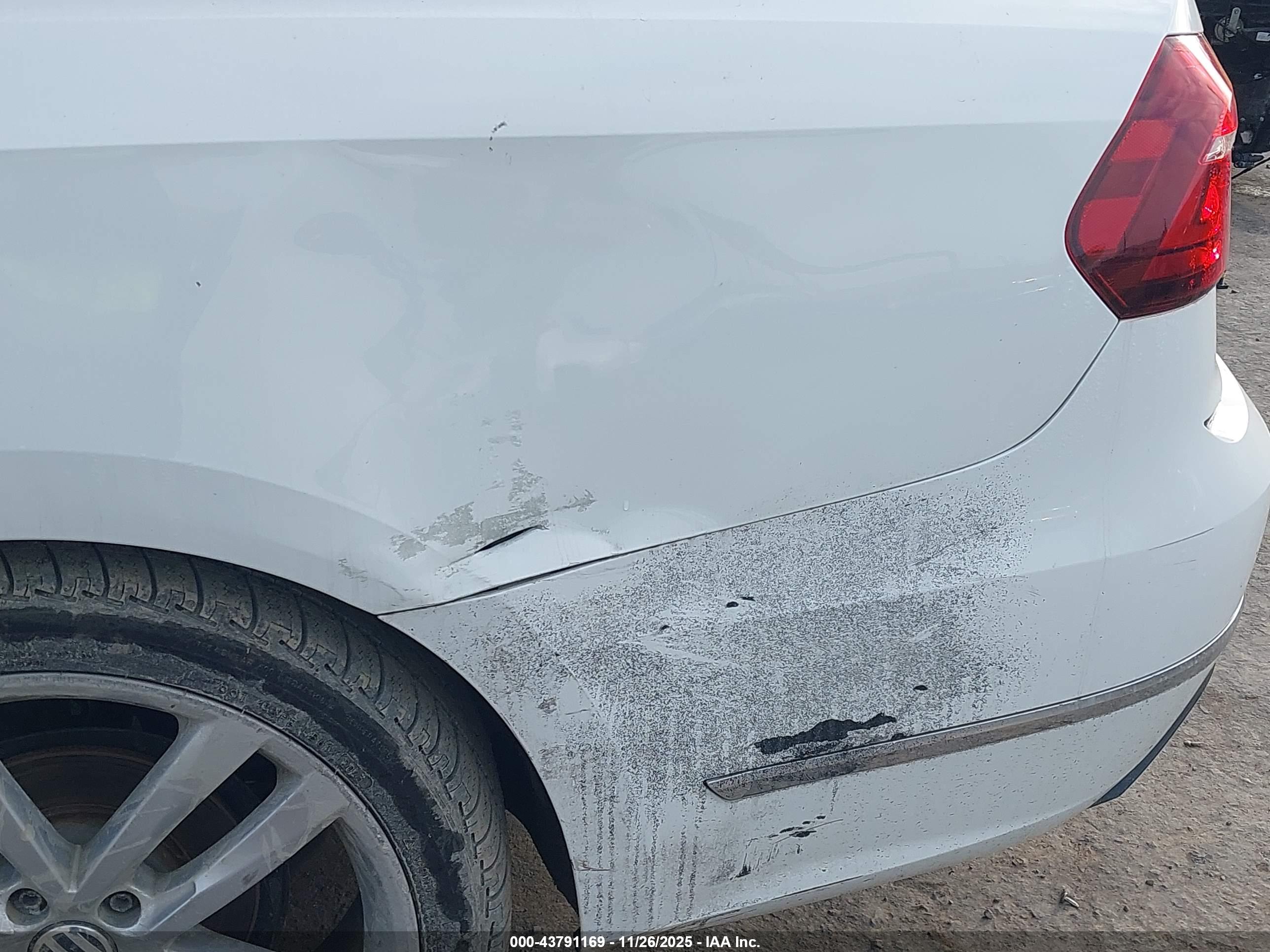 VOLKSWAGEN PASSAT image 6