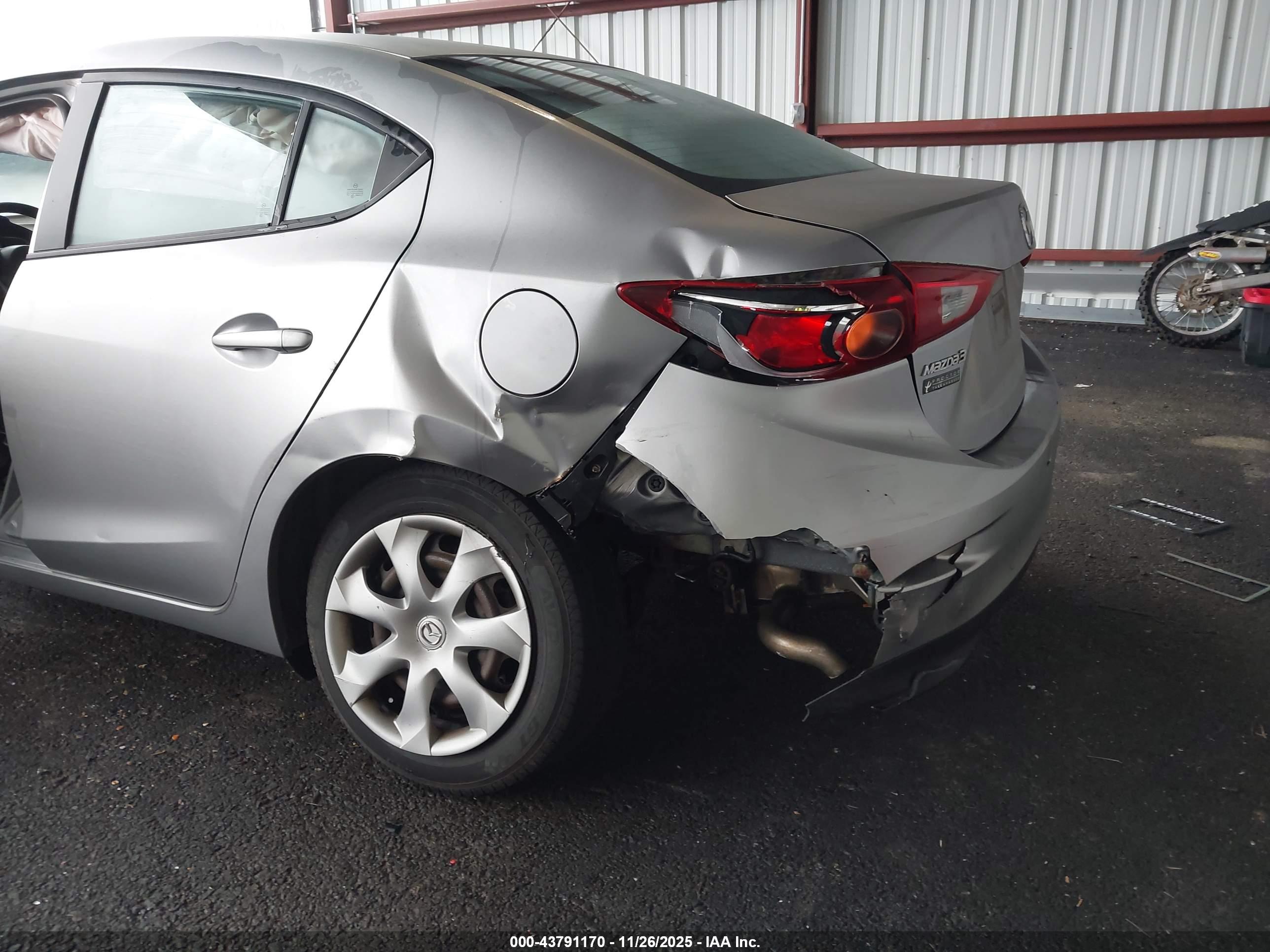 MAZDA MAZDA3 image 6