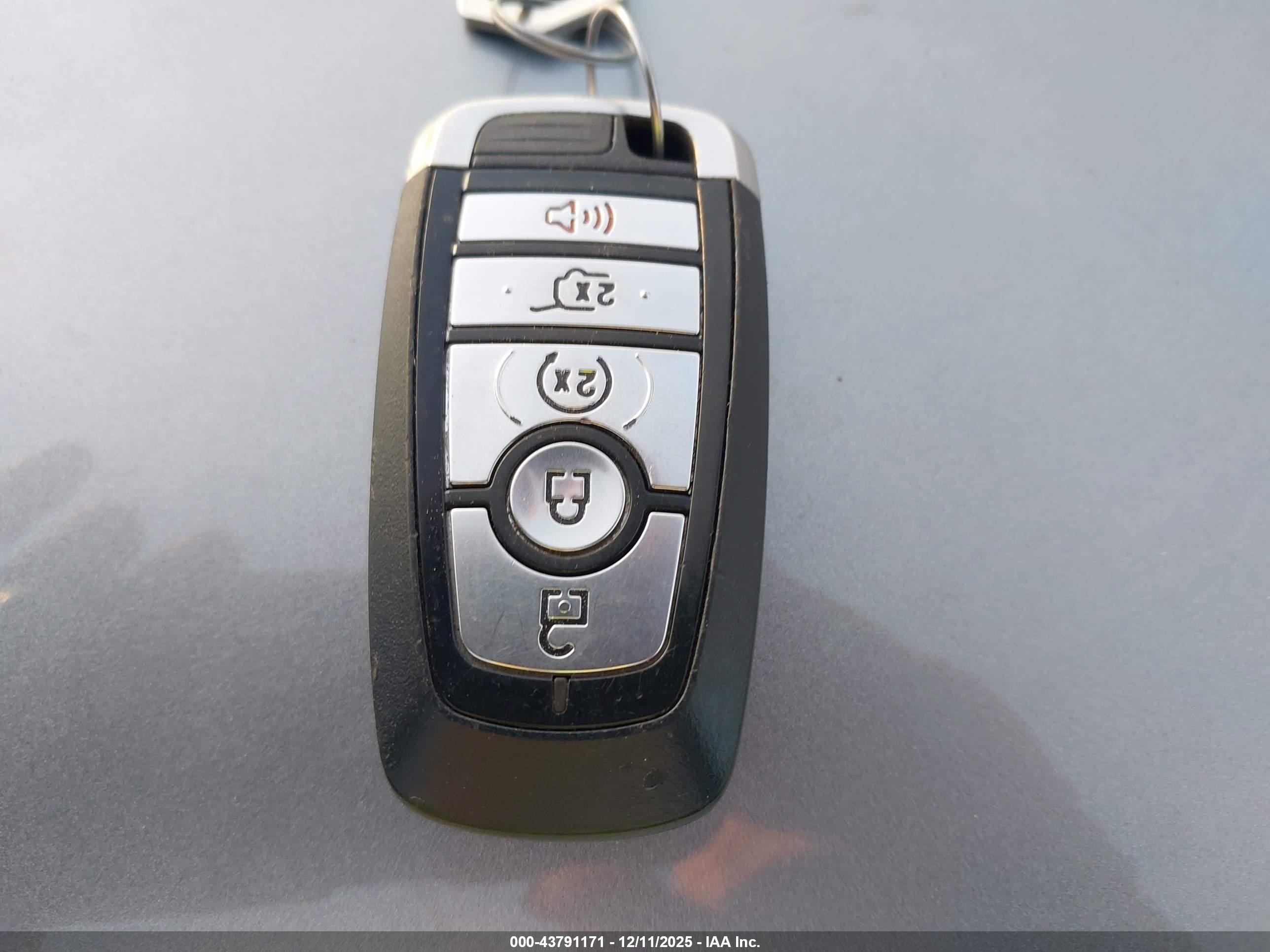 FORD EXPLORER image 11