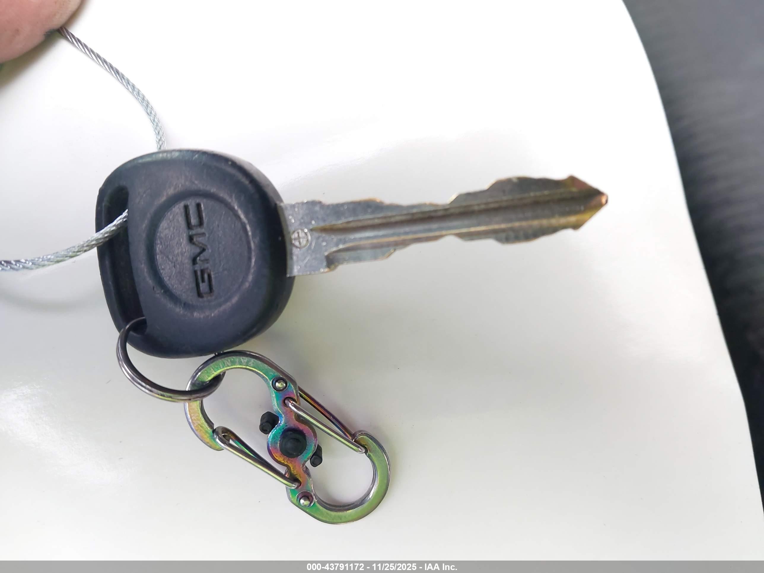 GMC SIERRA image 11