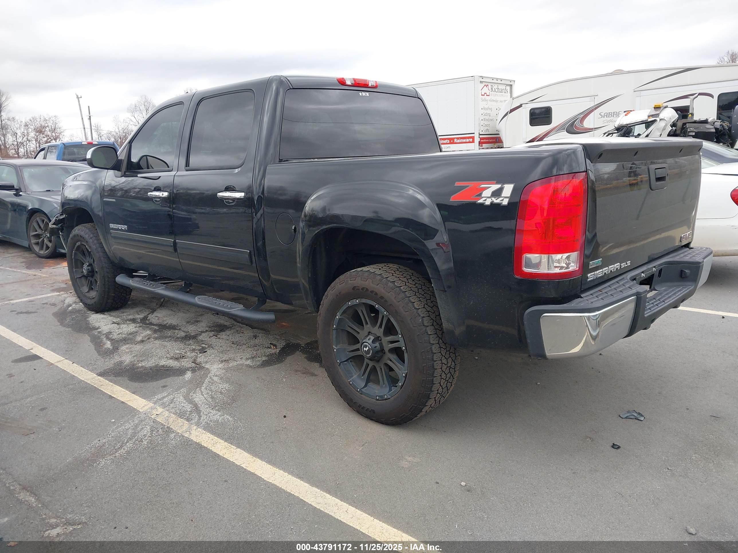 GMC SIERRA image 3