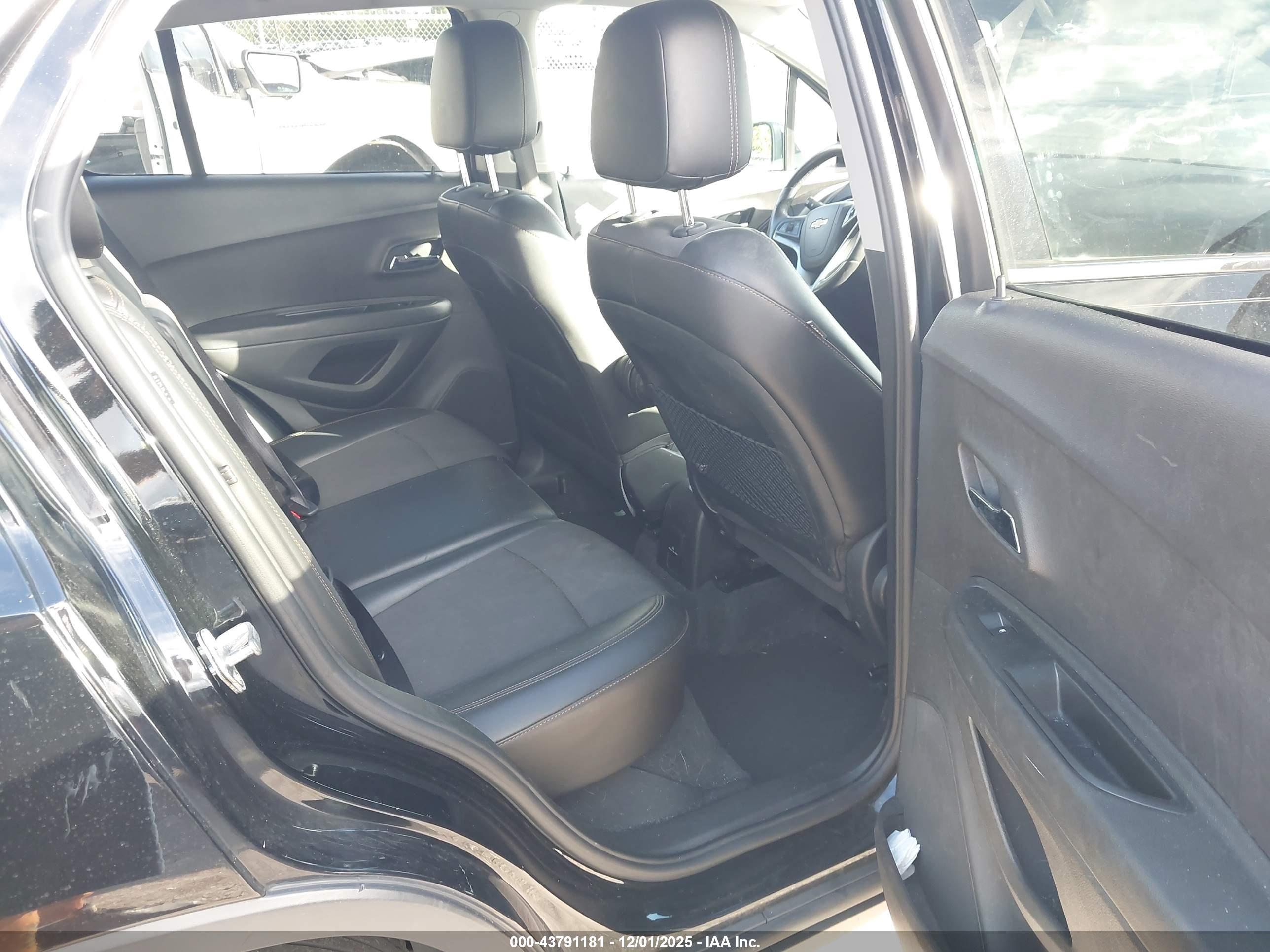 CHEVROLET TRAX image 8