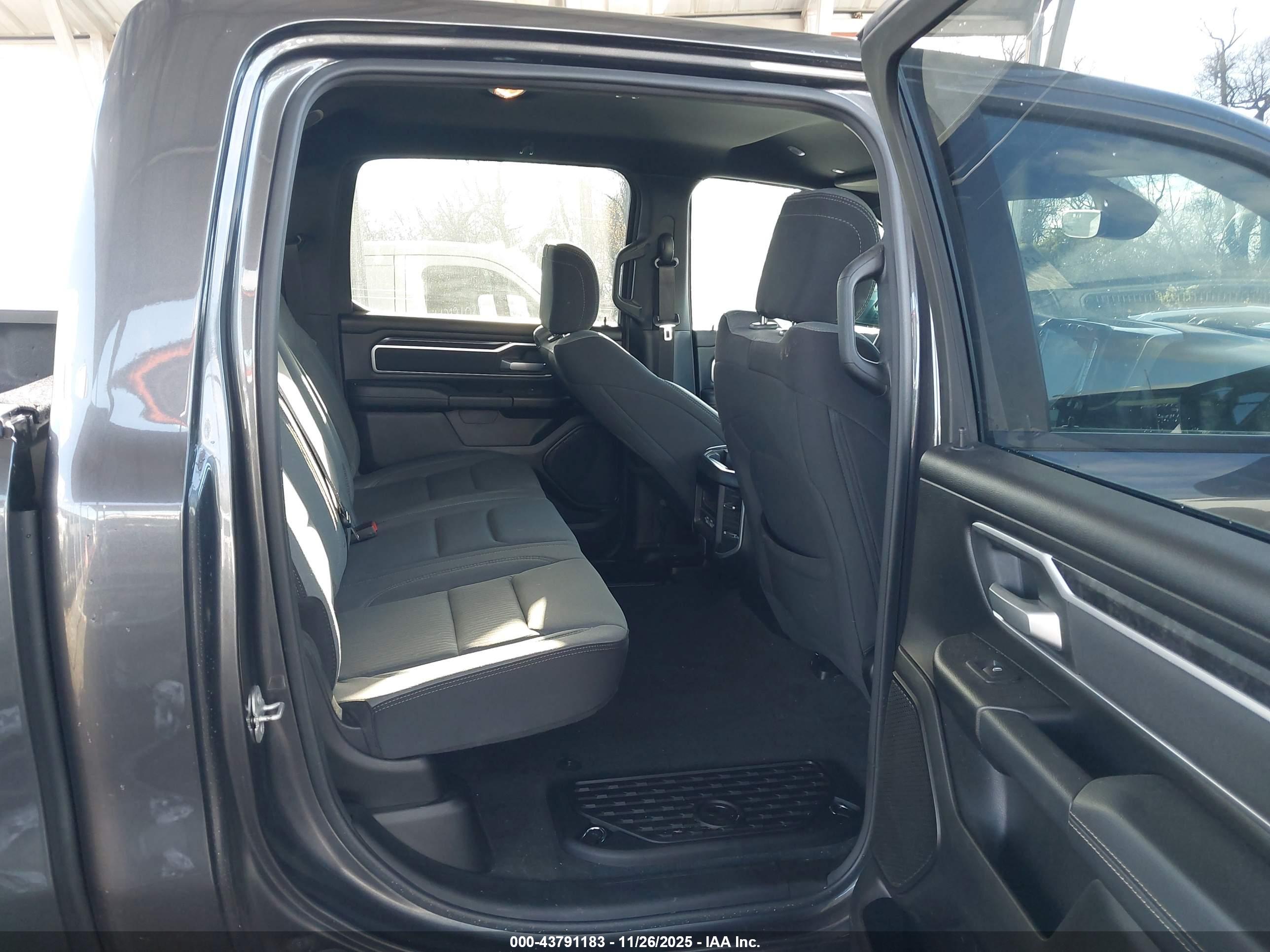 RAM 1500 image 8