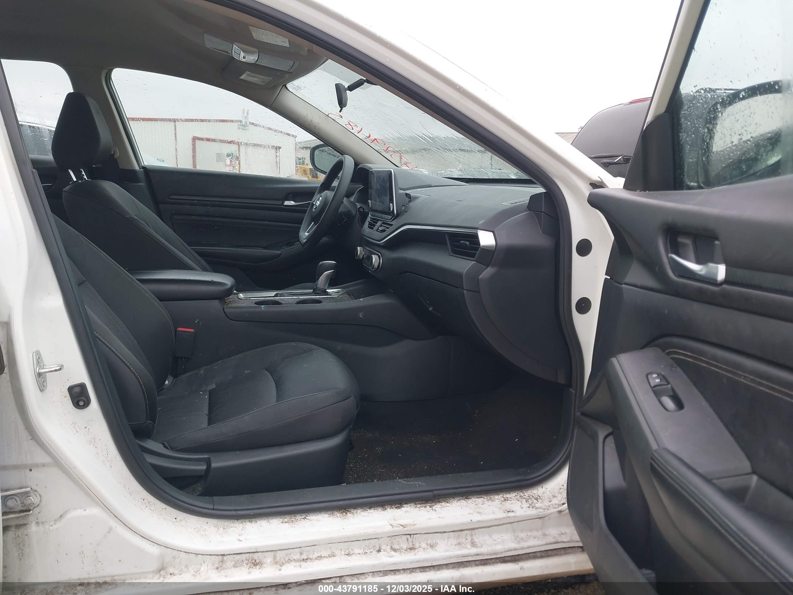 NISSAN ALTIMA image 5