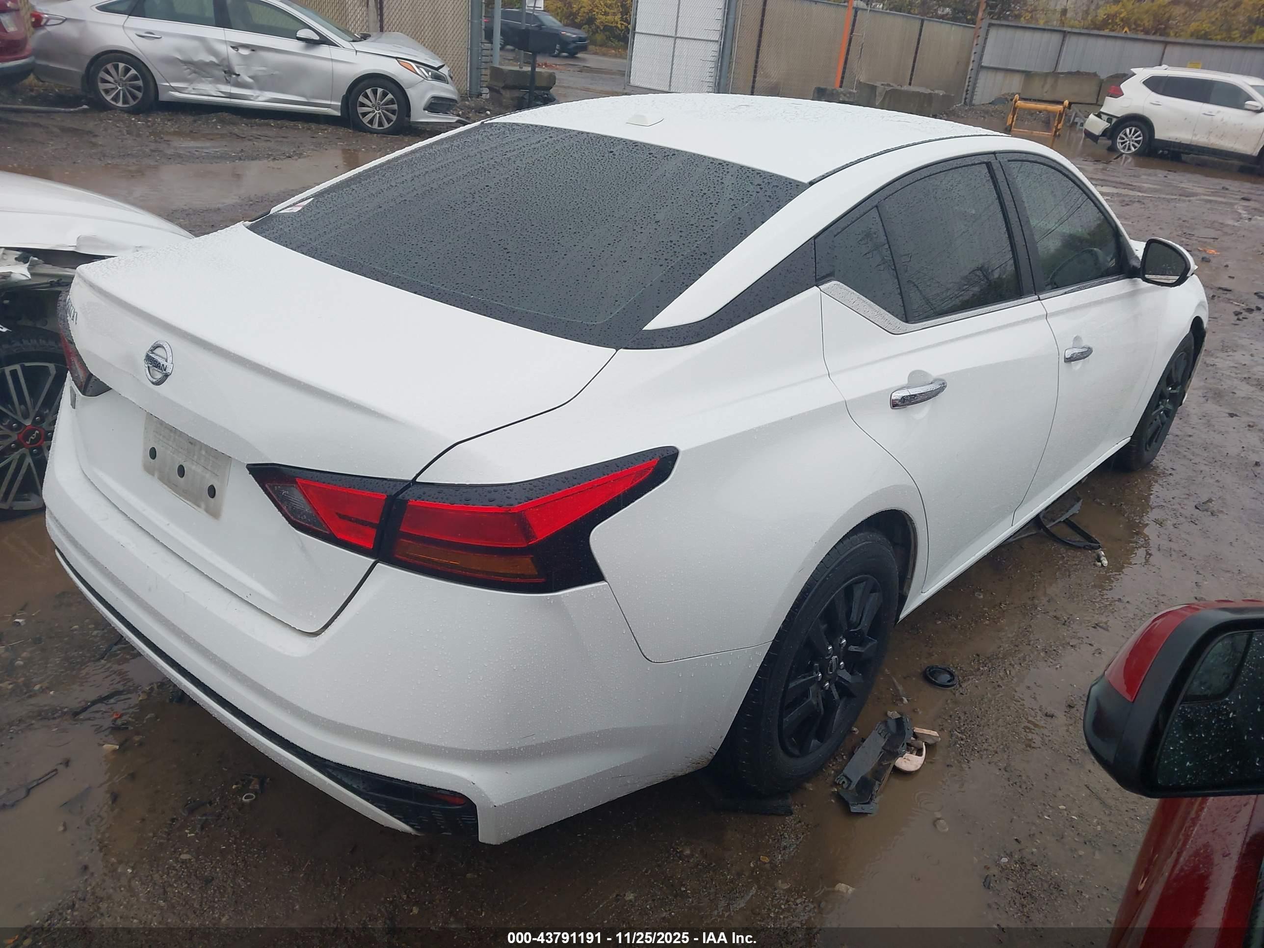 NISSAN ALTIMA image 4