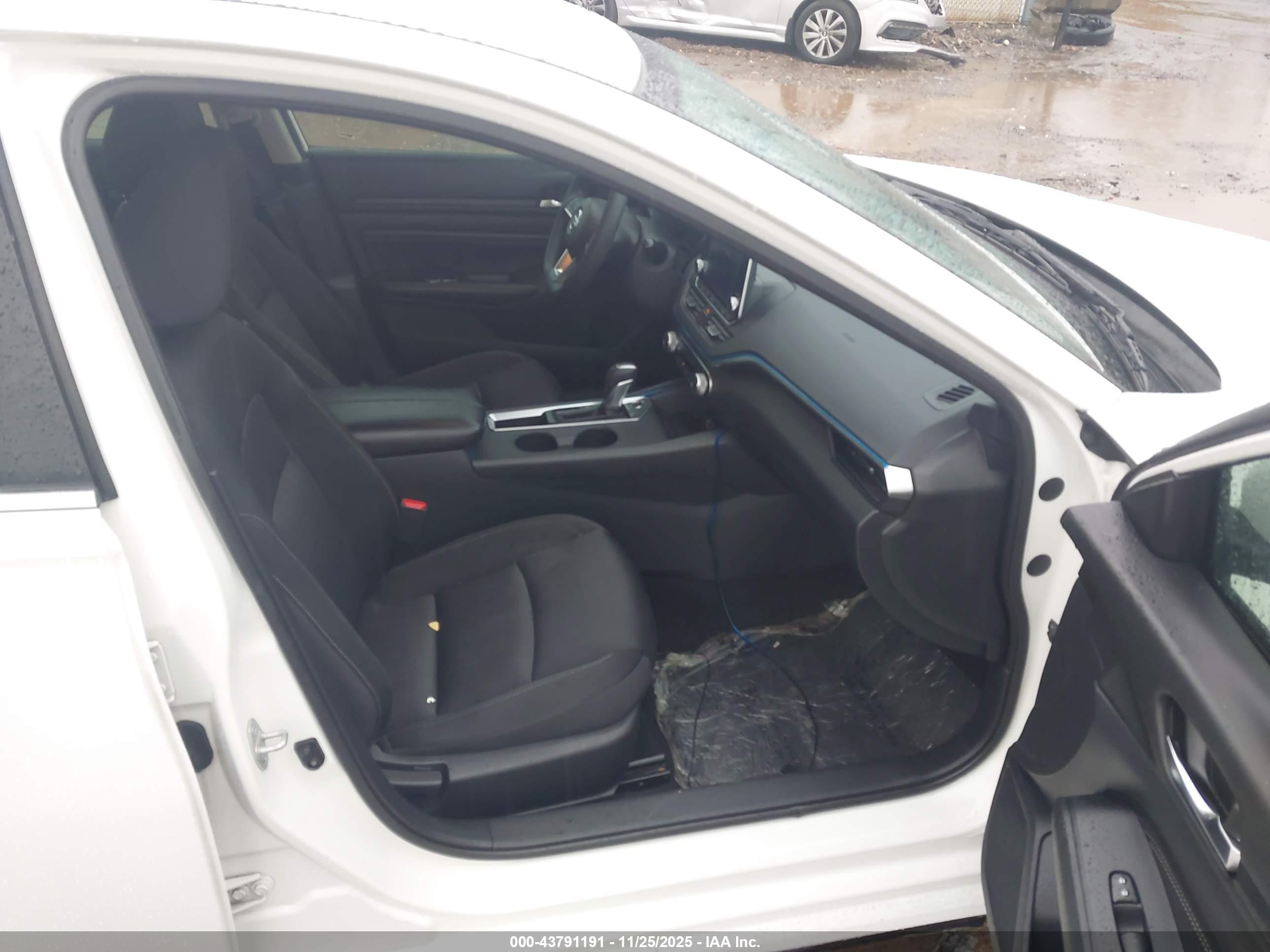NISSAN ALTIMA image 5