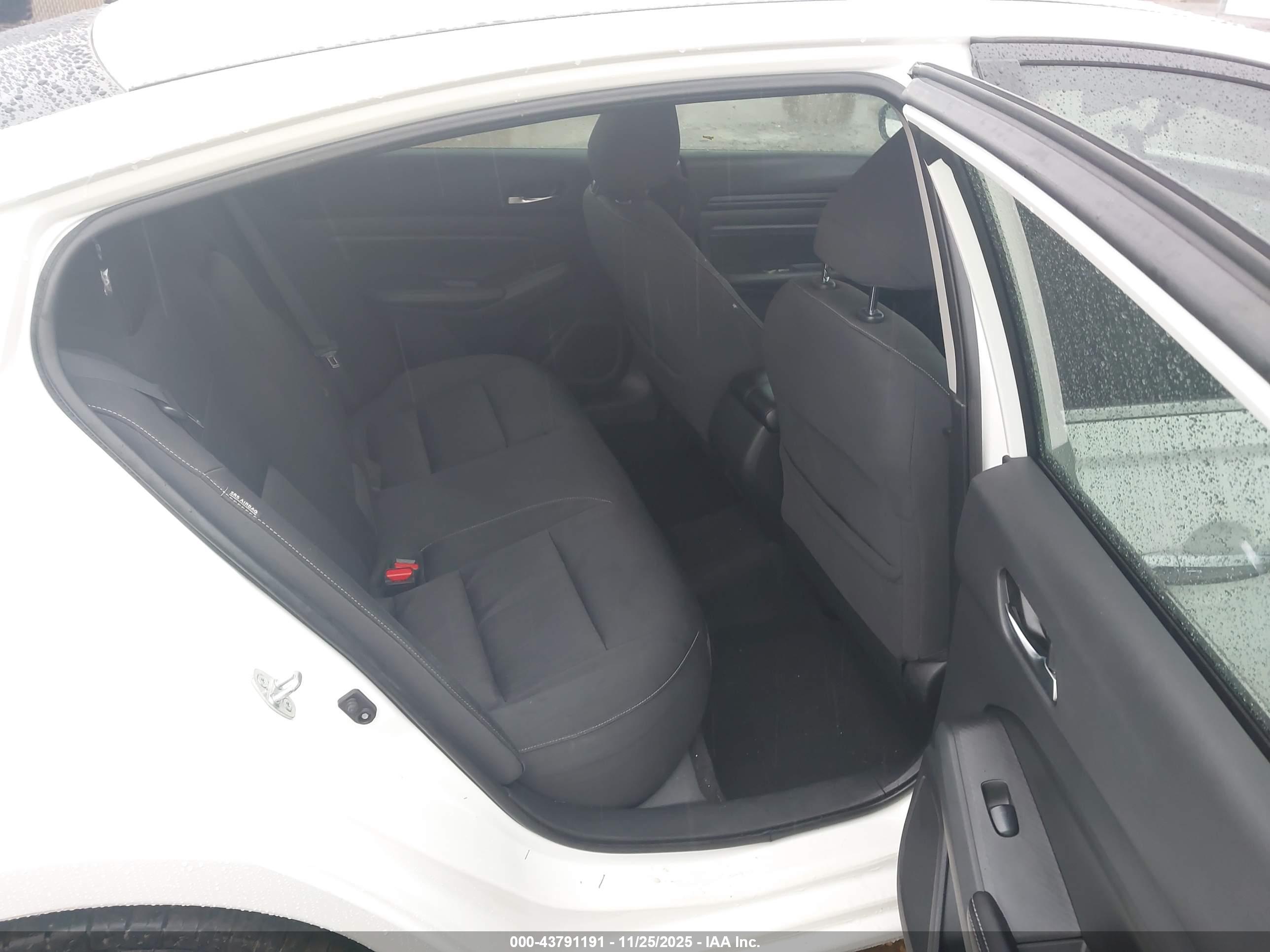 NISSAN ALTIMA image 8
