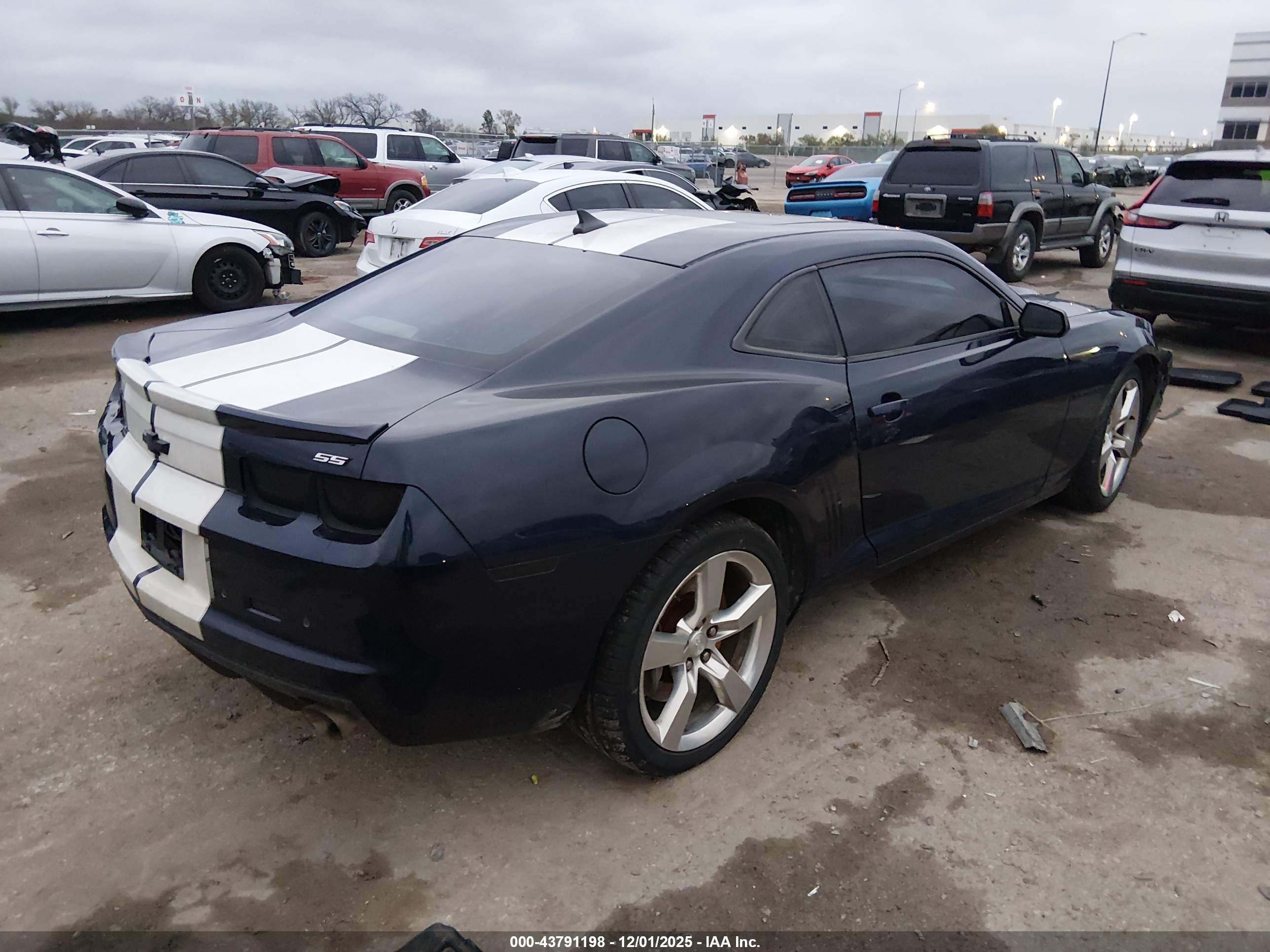 CHEVROLET CAMARO image 4