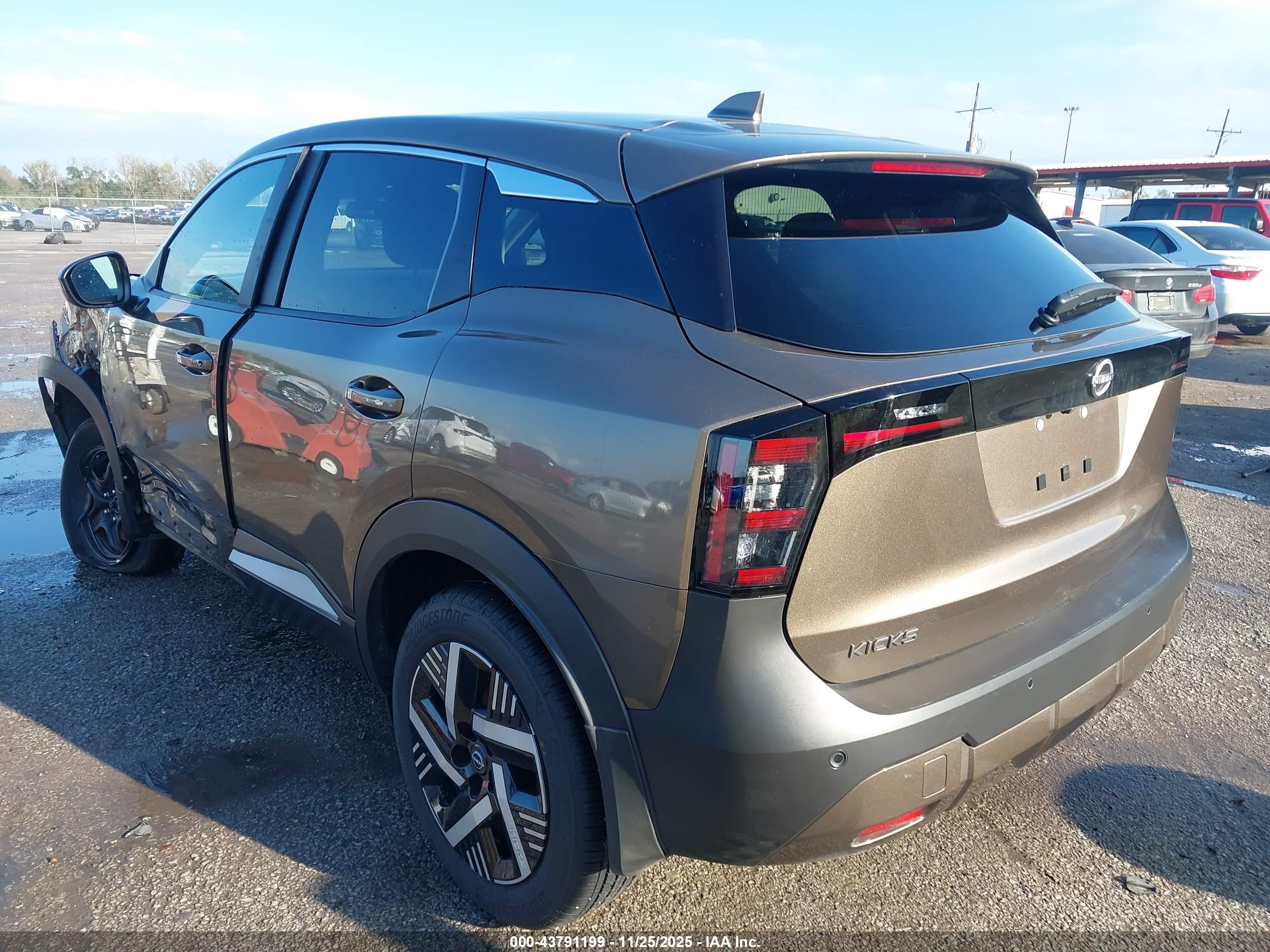 NISSAN KICKS image 3