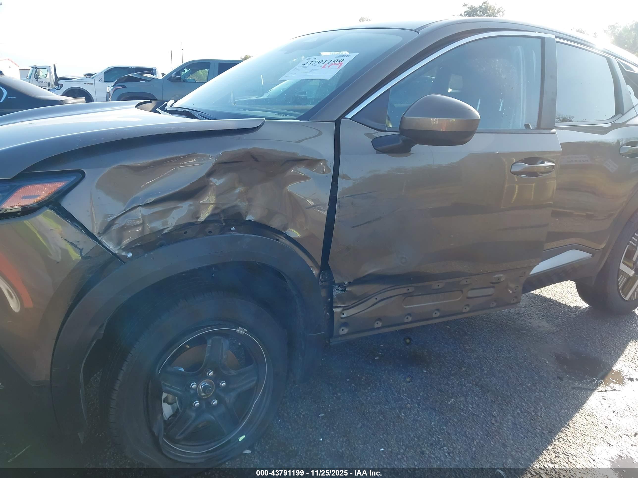 NISSAN KICKS image 6