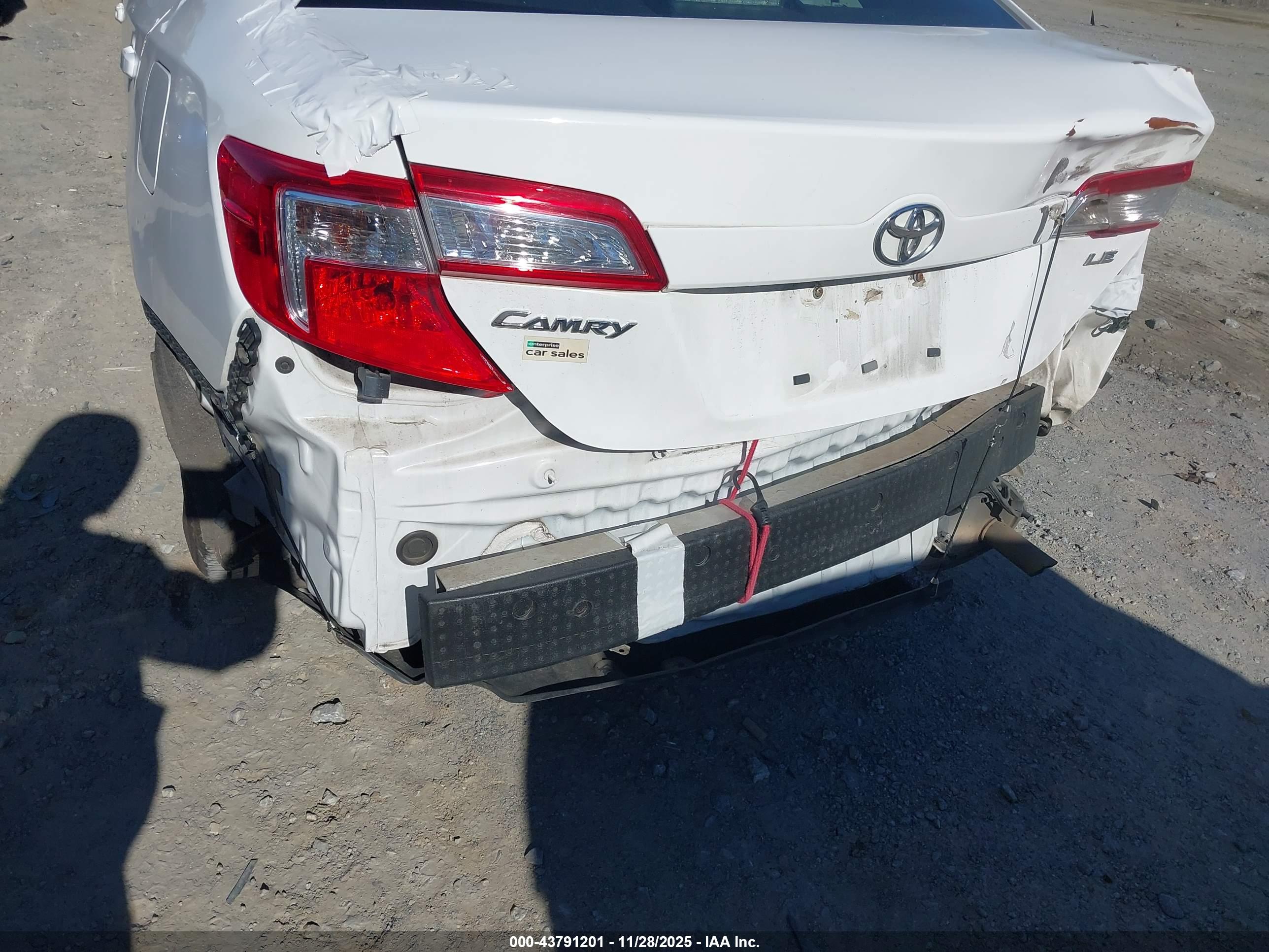 TOYOTA CAMRY image 6