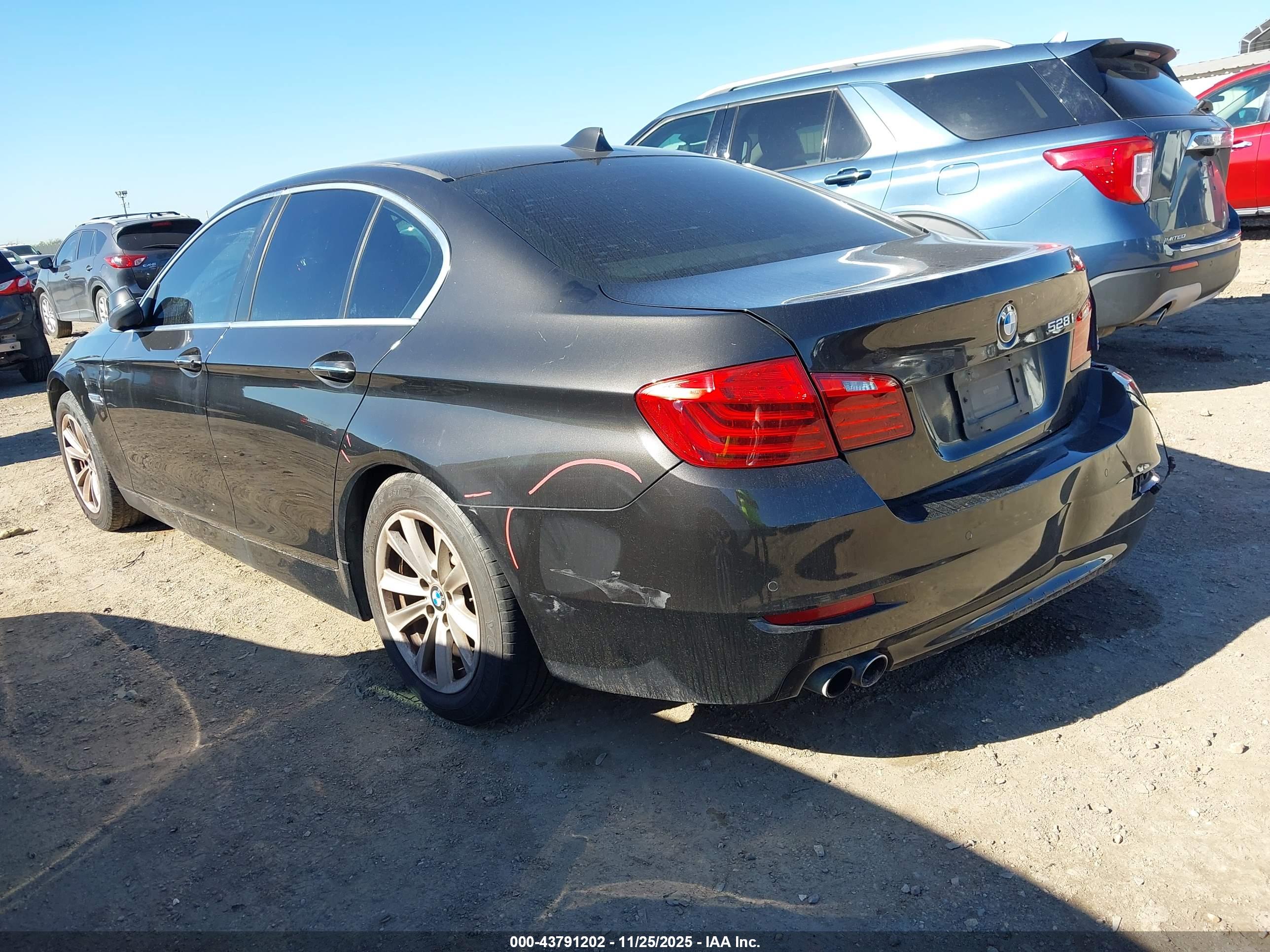 BMW 528I image 3