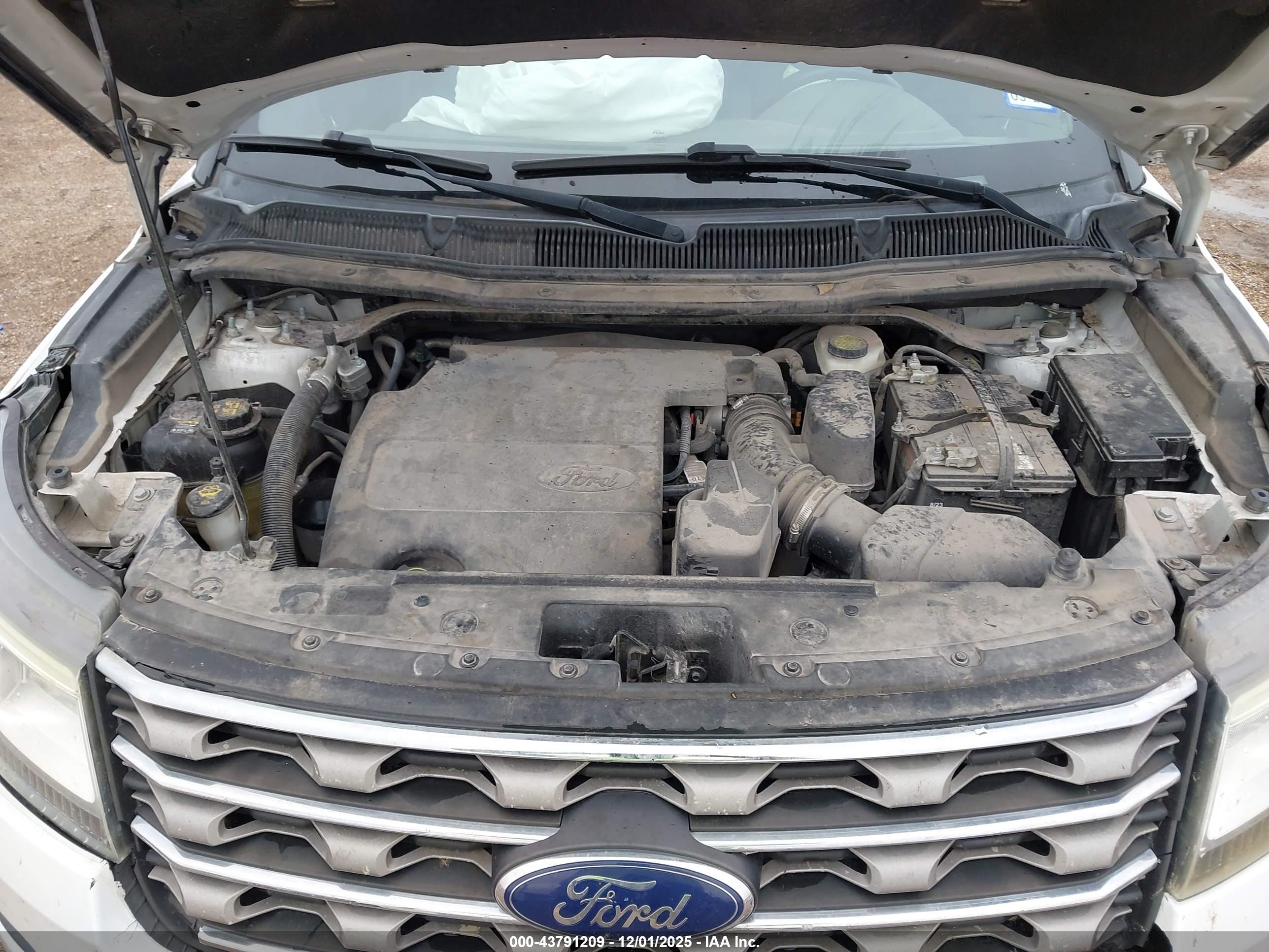 FORD EXPLORER image 10