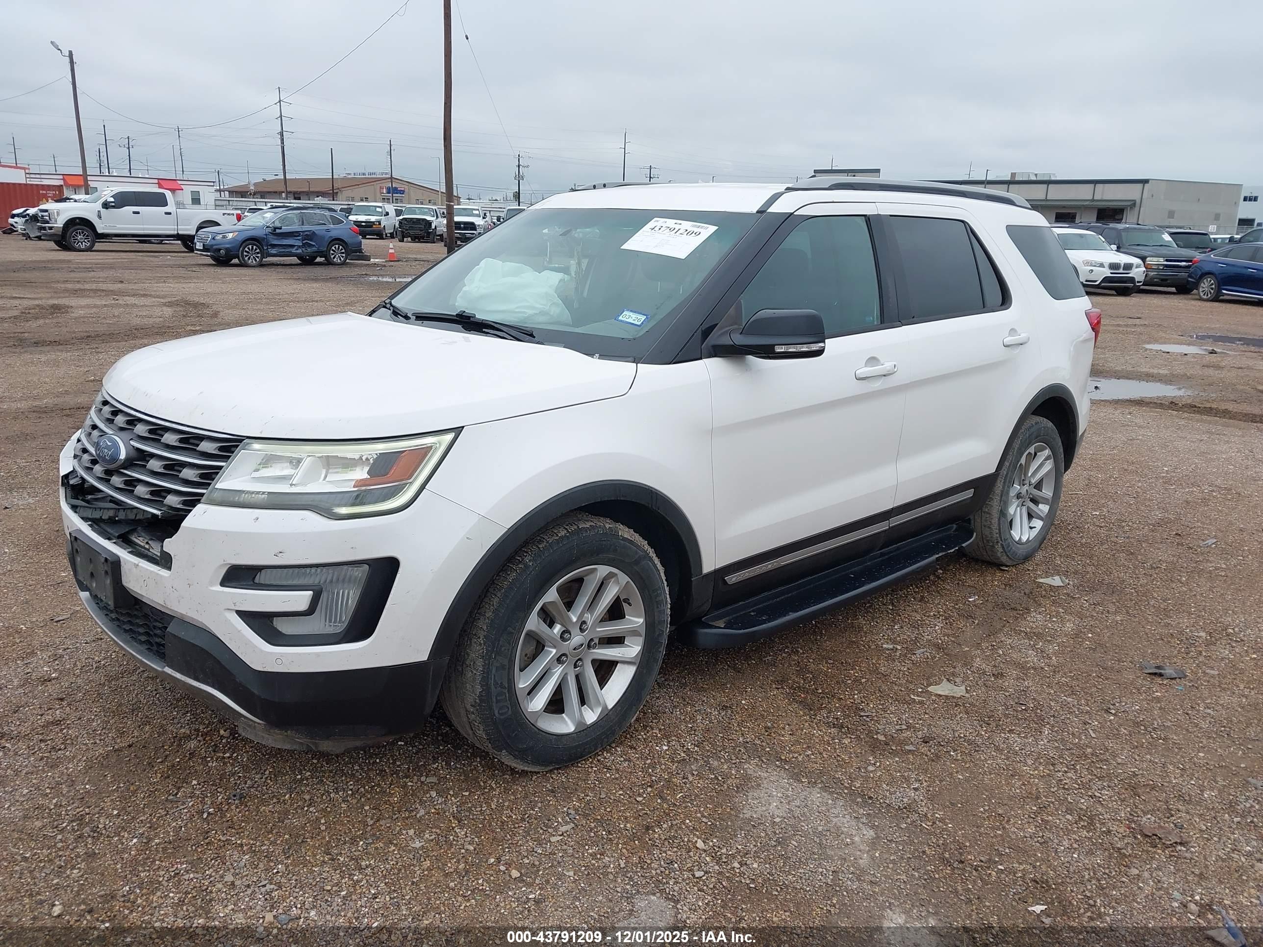 FORD EXPLORER image 2