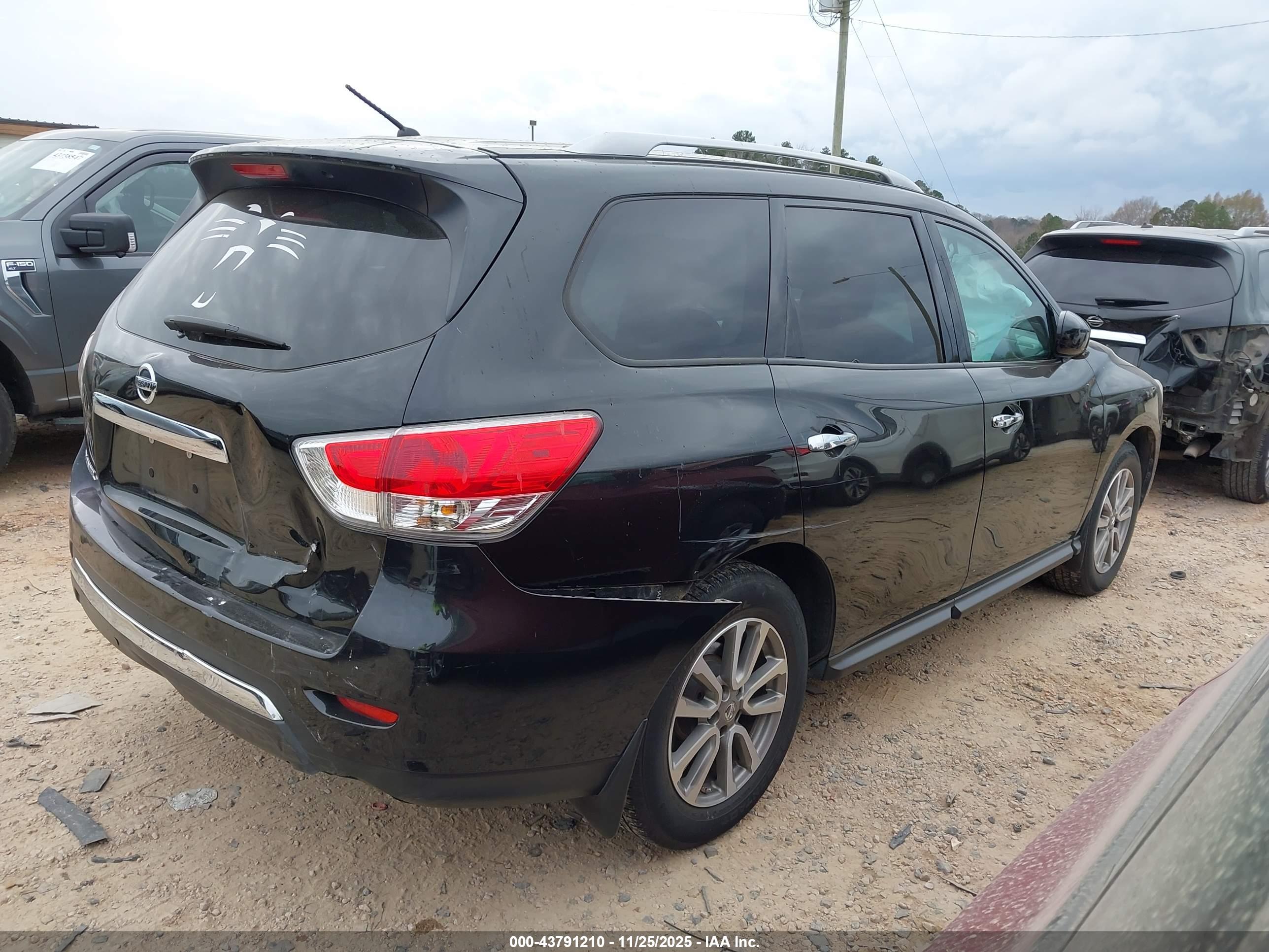 NISSAN PATHFINDER image 4