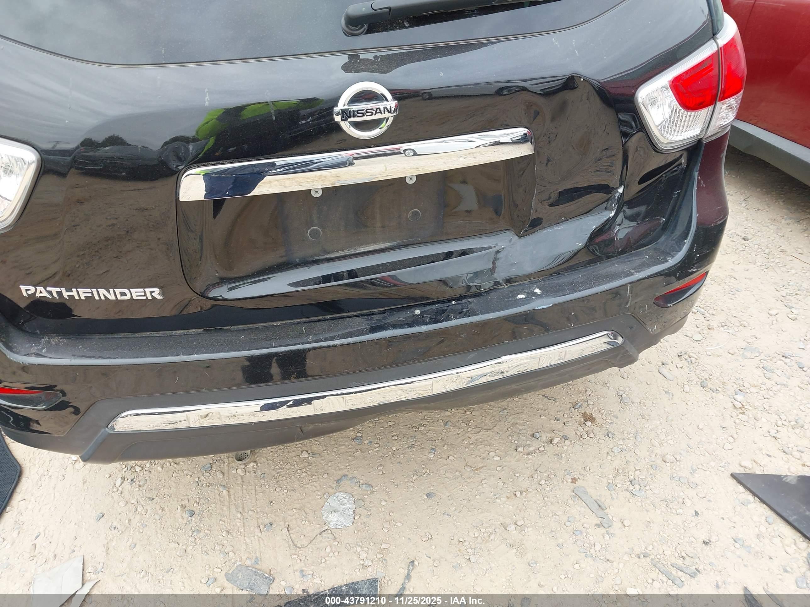 NISSAN PATHFINDER image 6