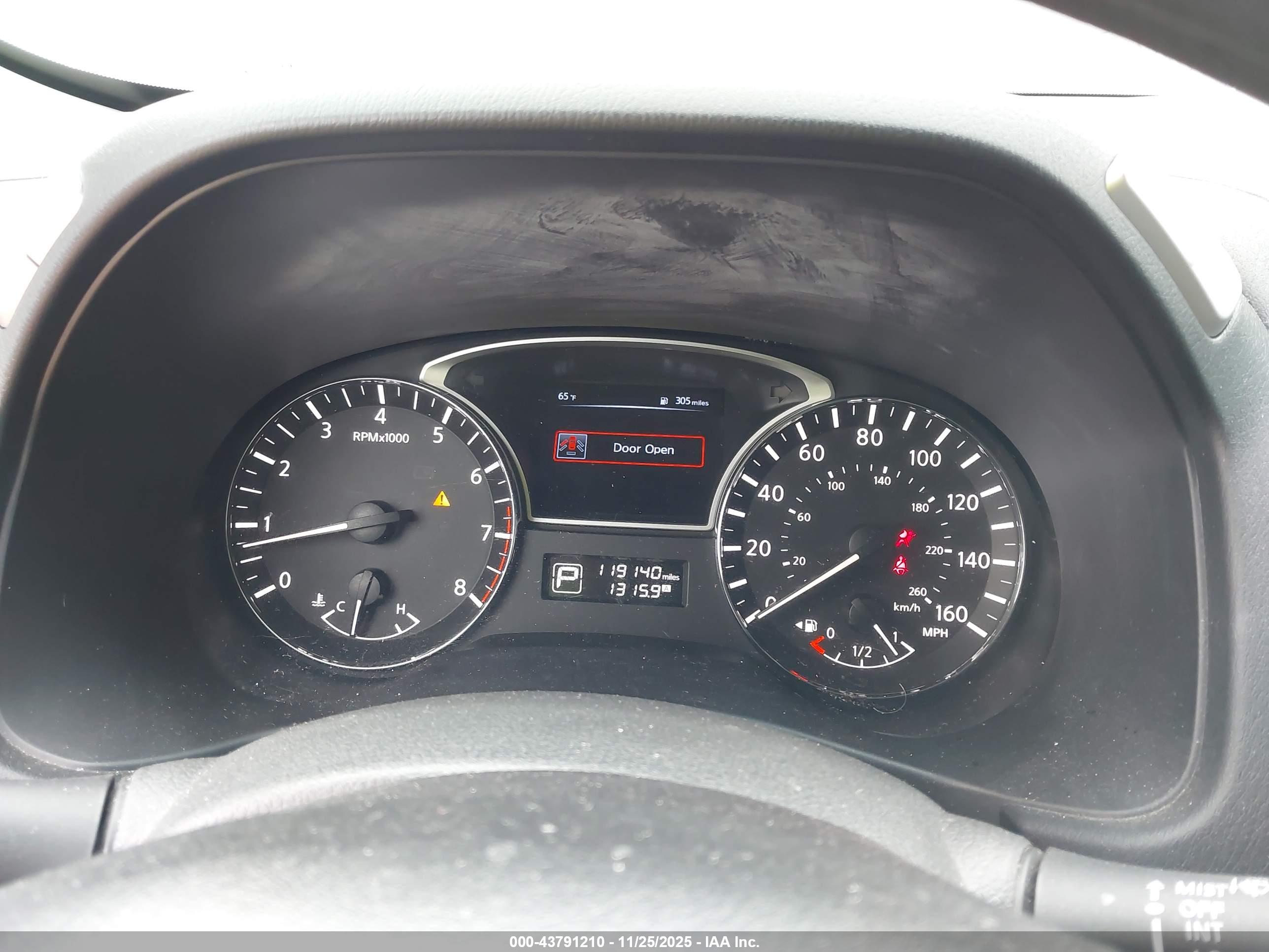 NISSAN PATHFINDER image 7