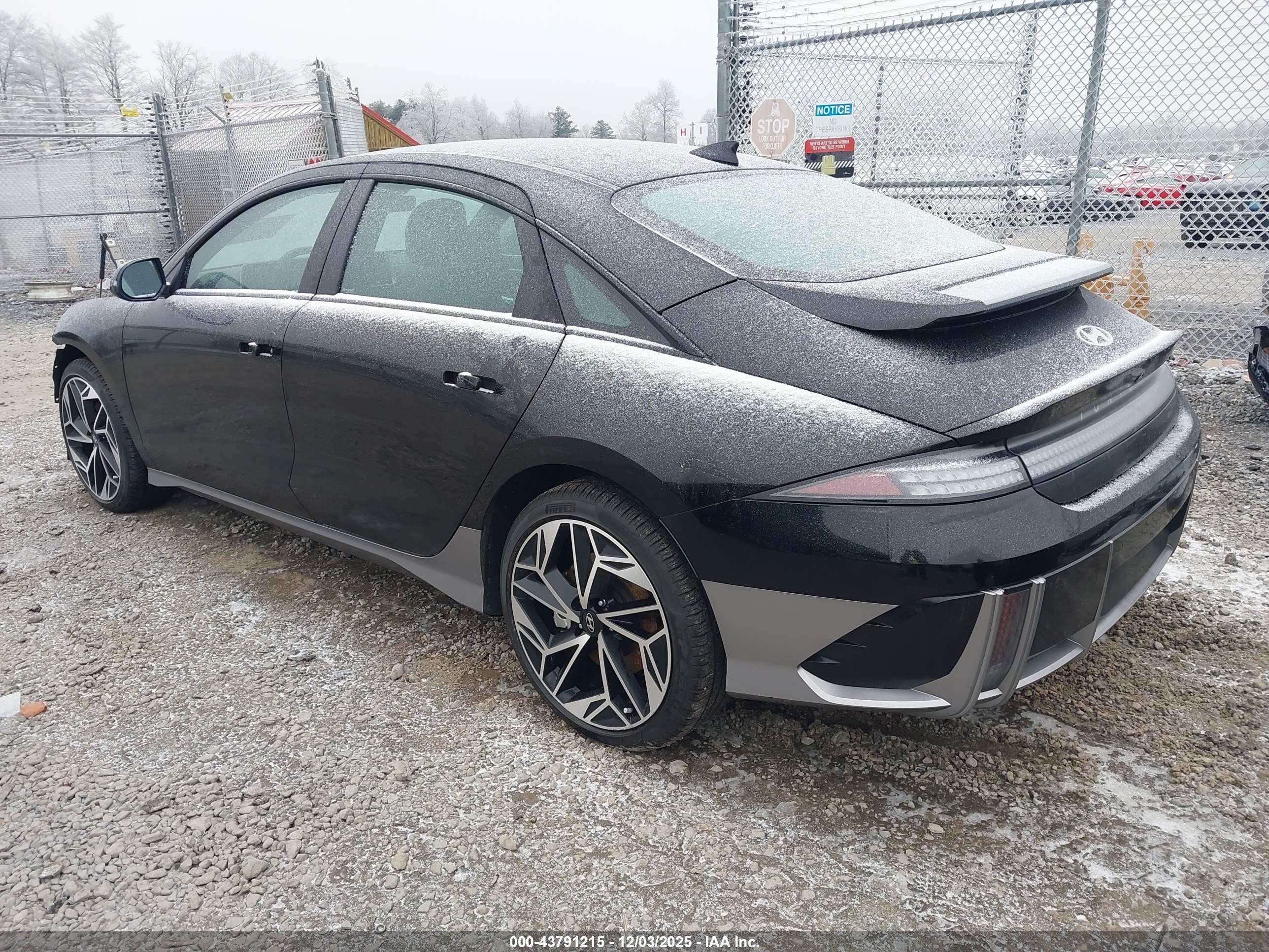 HYUNDAI IONIQ image 3