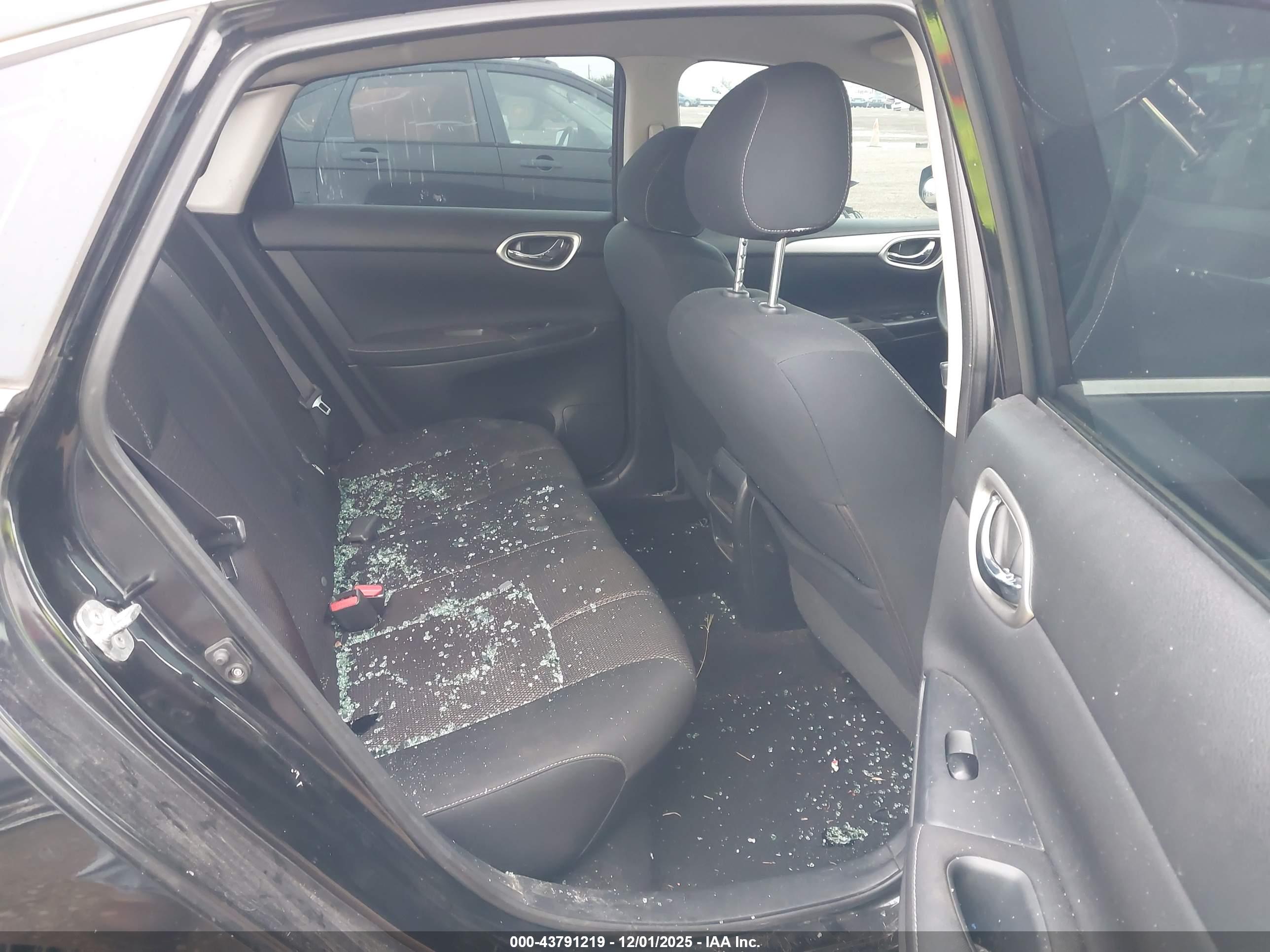 NISSAN SENTRA image 8