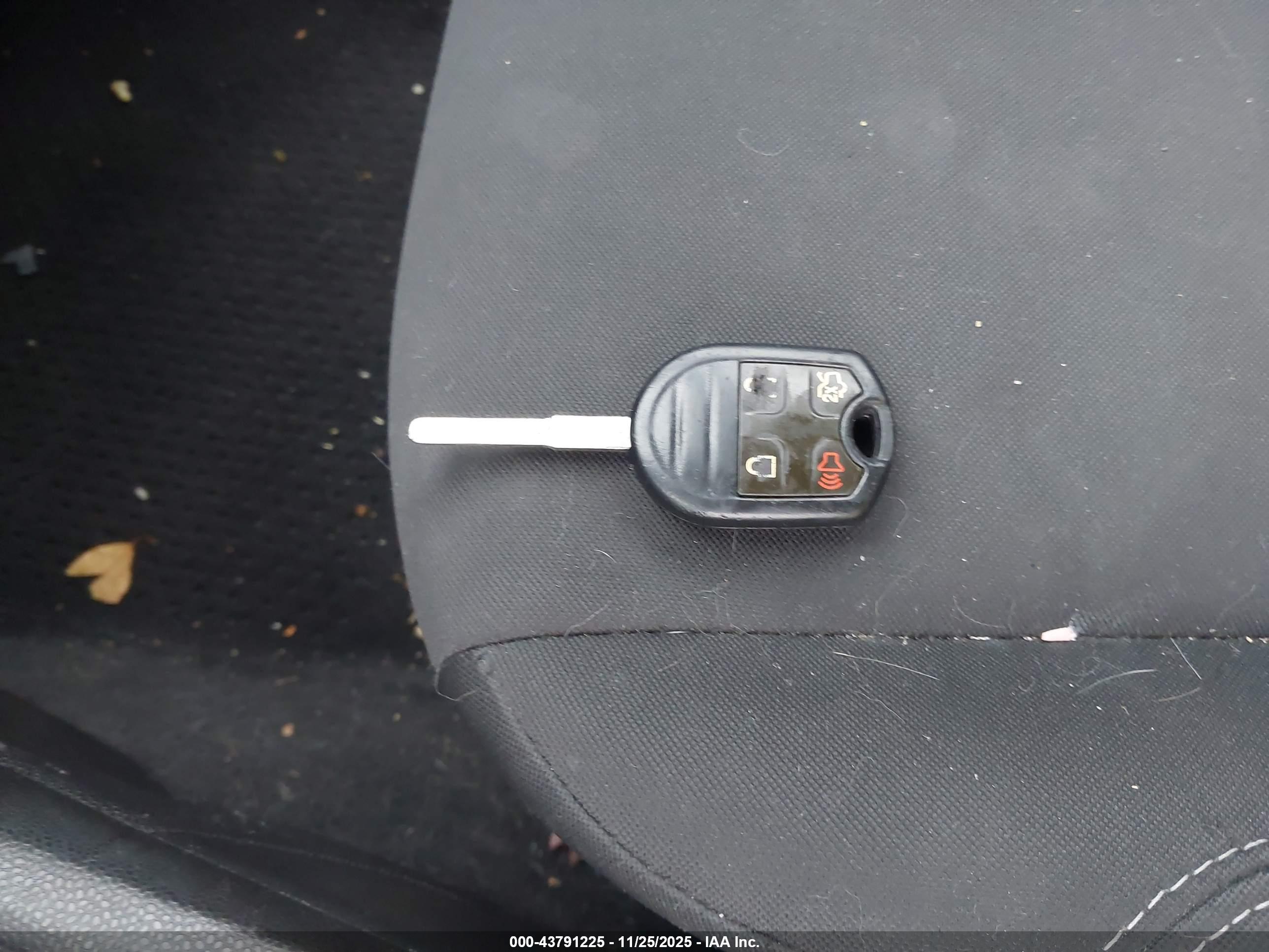 FORD FIESTA image 11