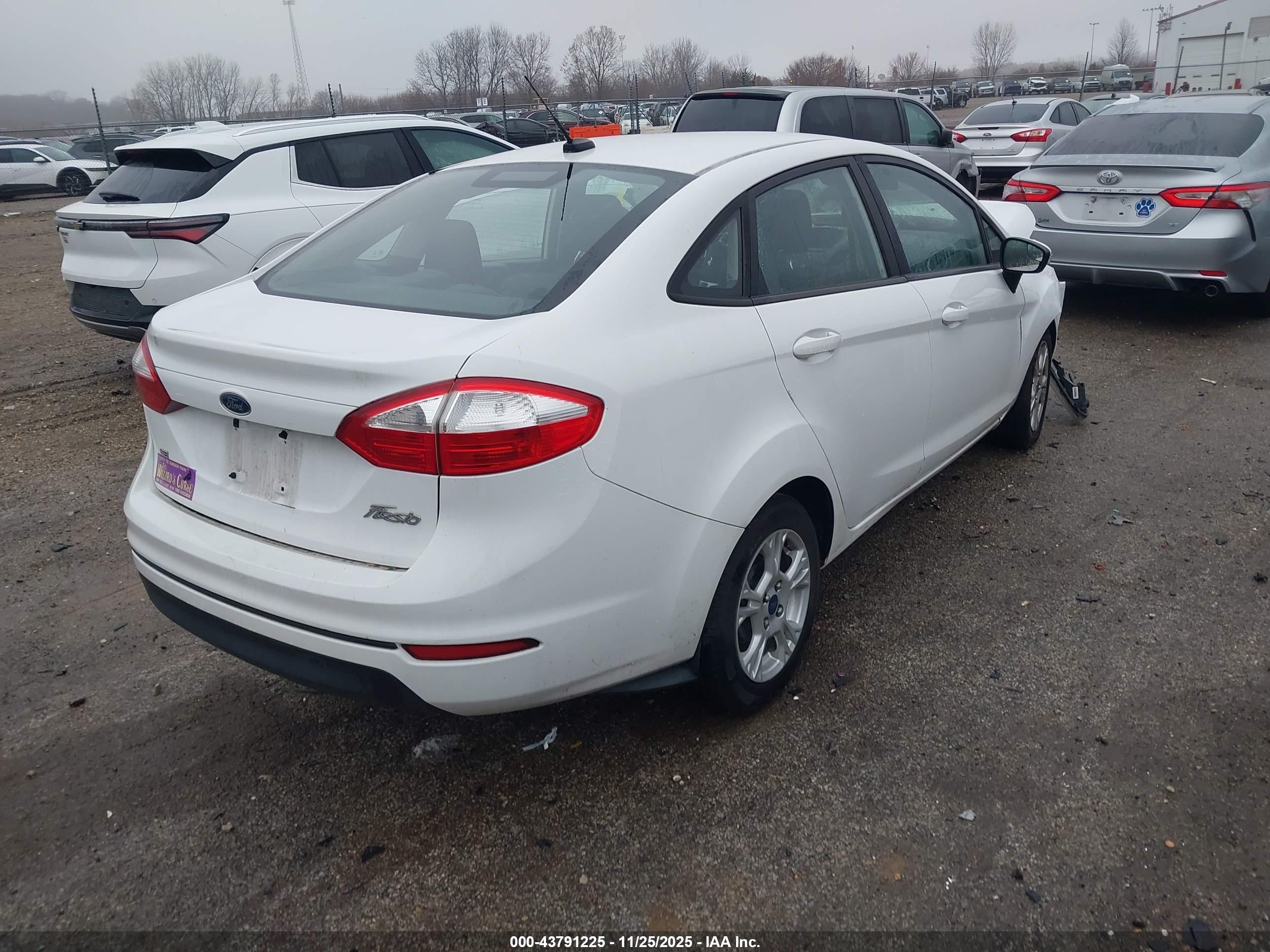 FORD FIESTA image 4