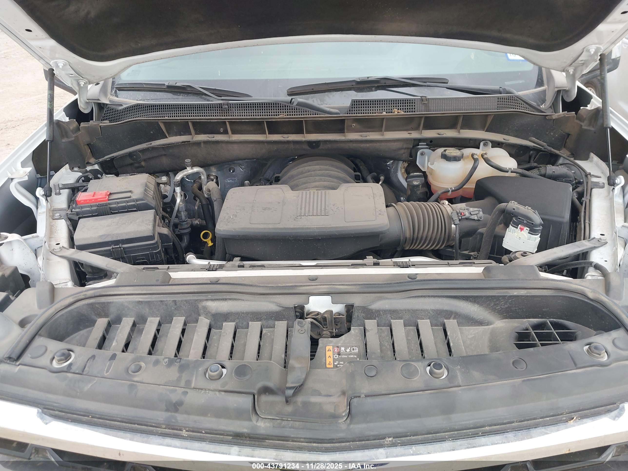 CHEVROLET SILVERADO image 10