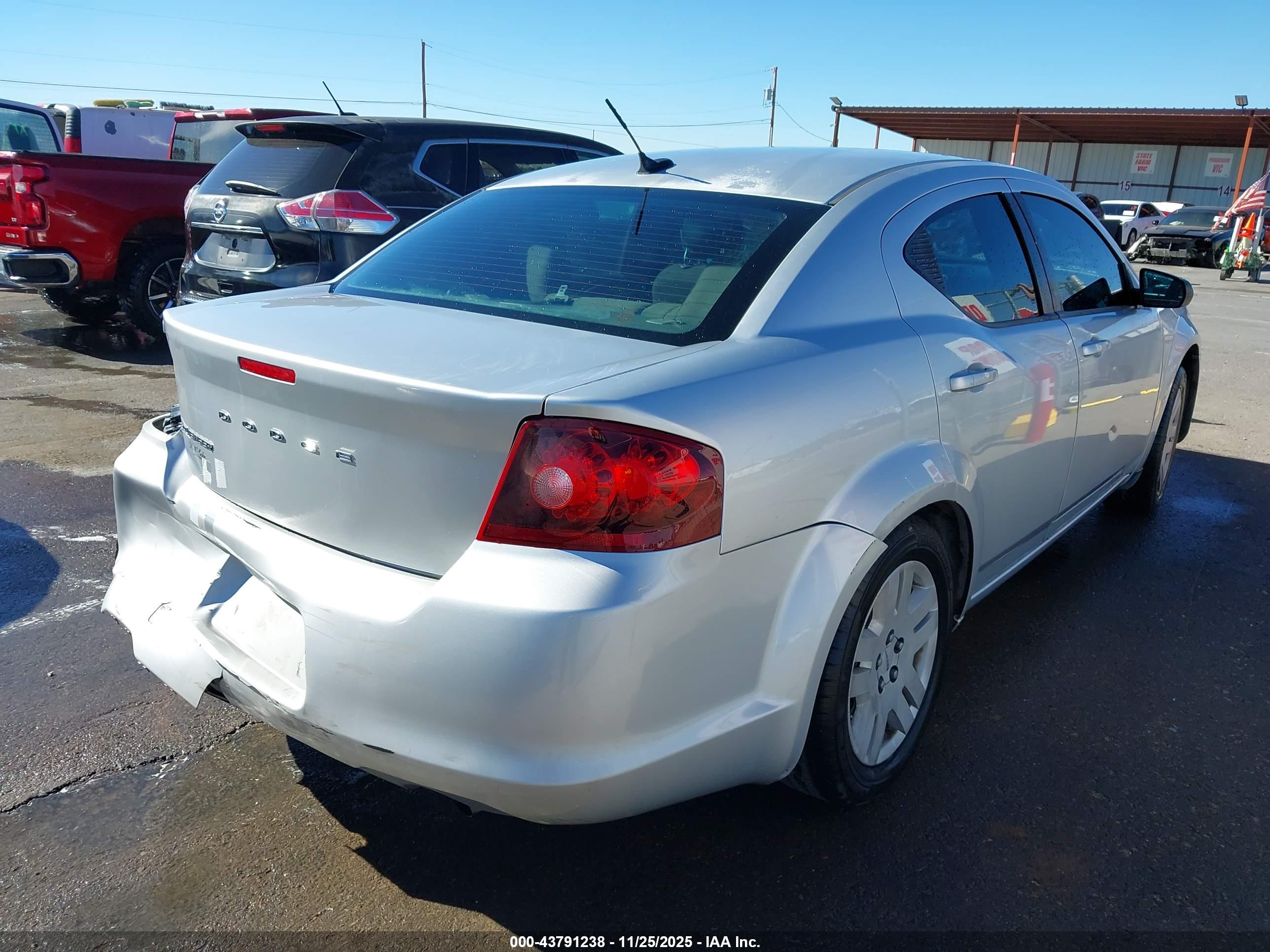 DODGE AVENGER image 4