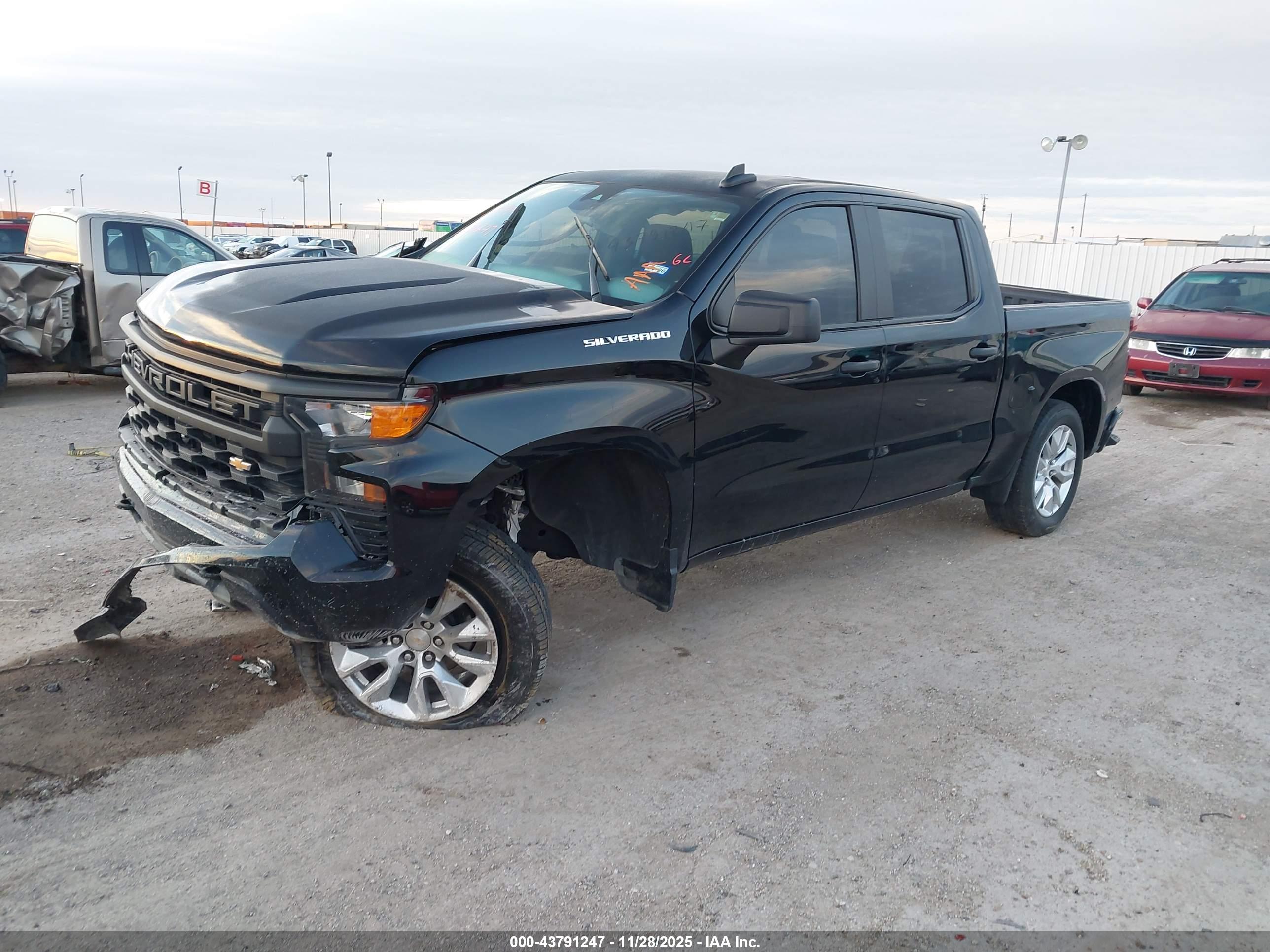 CHEVROLET SILVERADO image 2