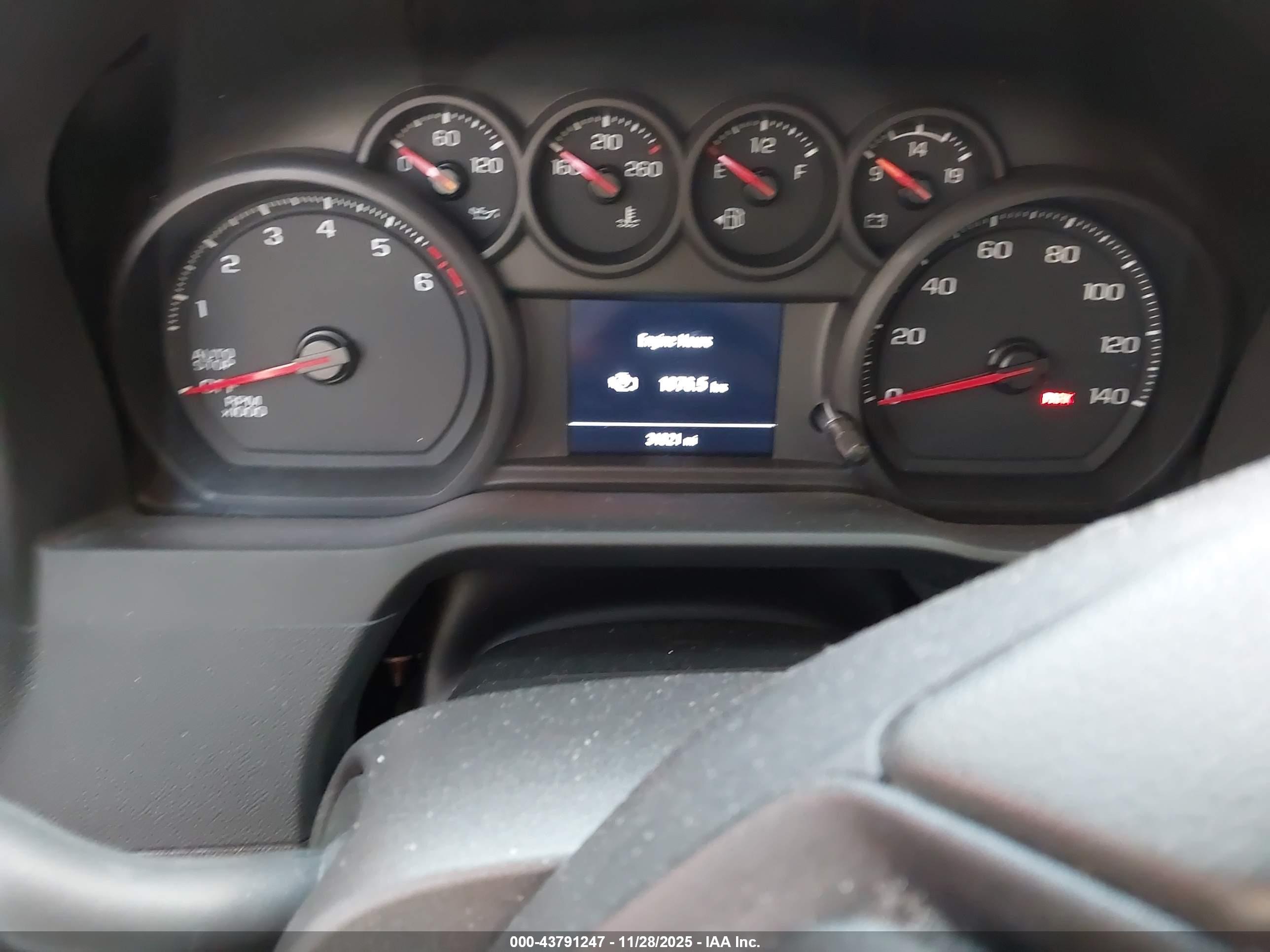 CHEVROLET SILVERADO image 7