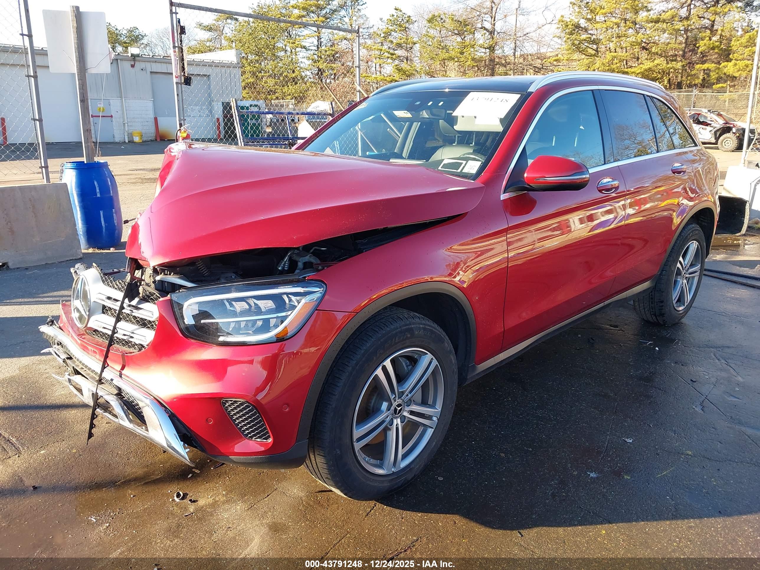 MERCEDES-BENZ GLC image 2