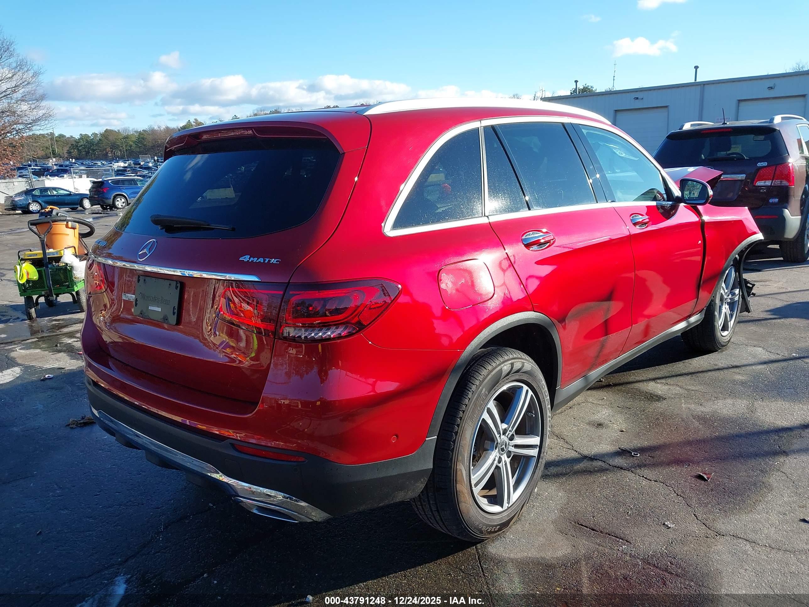 MERCEDES-BENZ GLC image 4