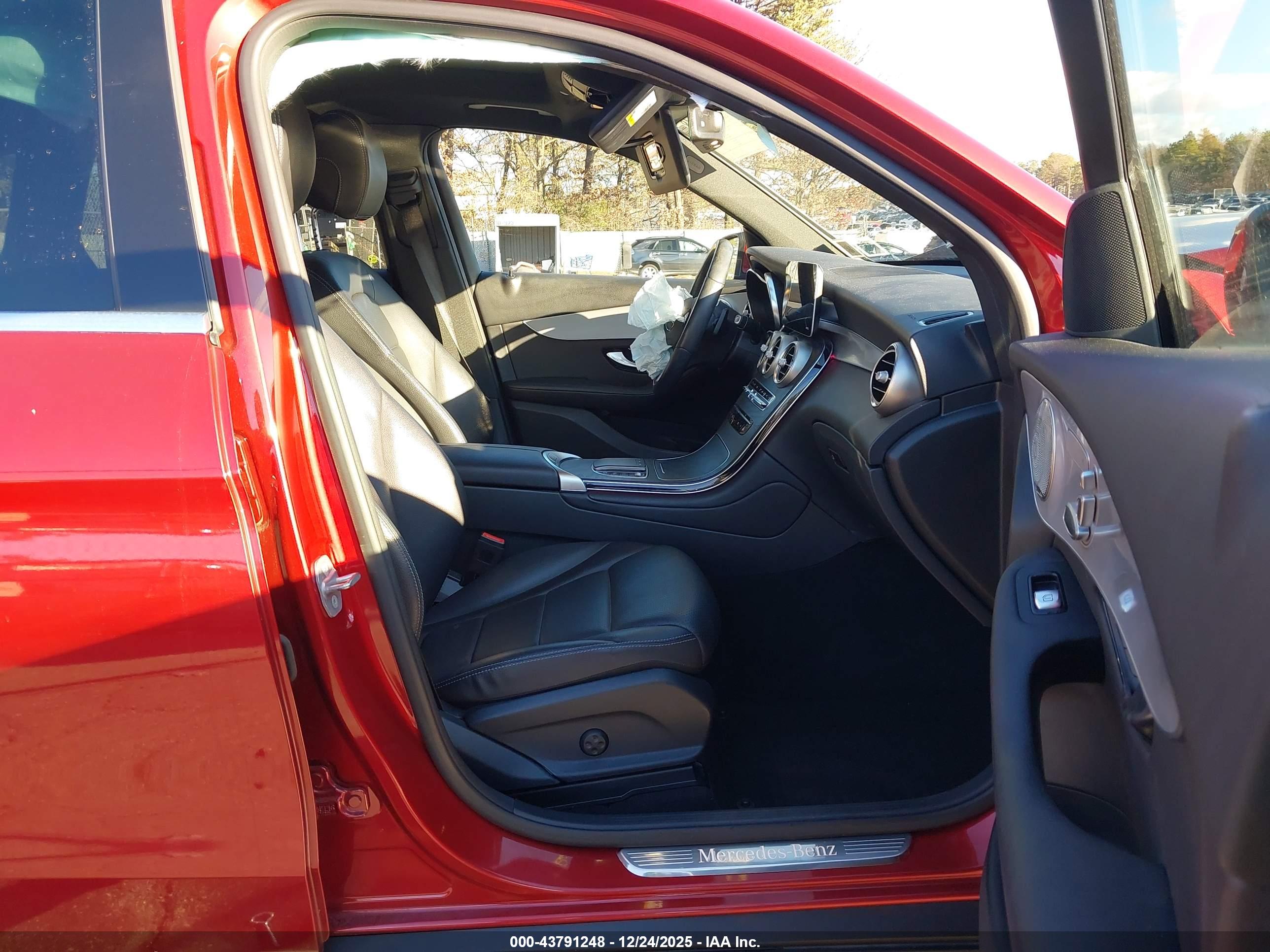 MERCEDES-BENZ GLC image 5