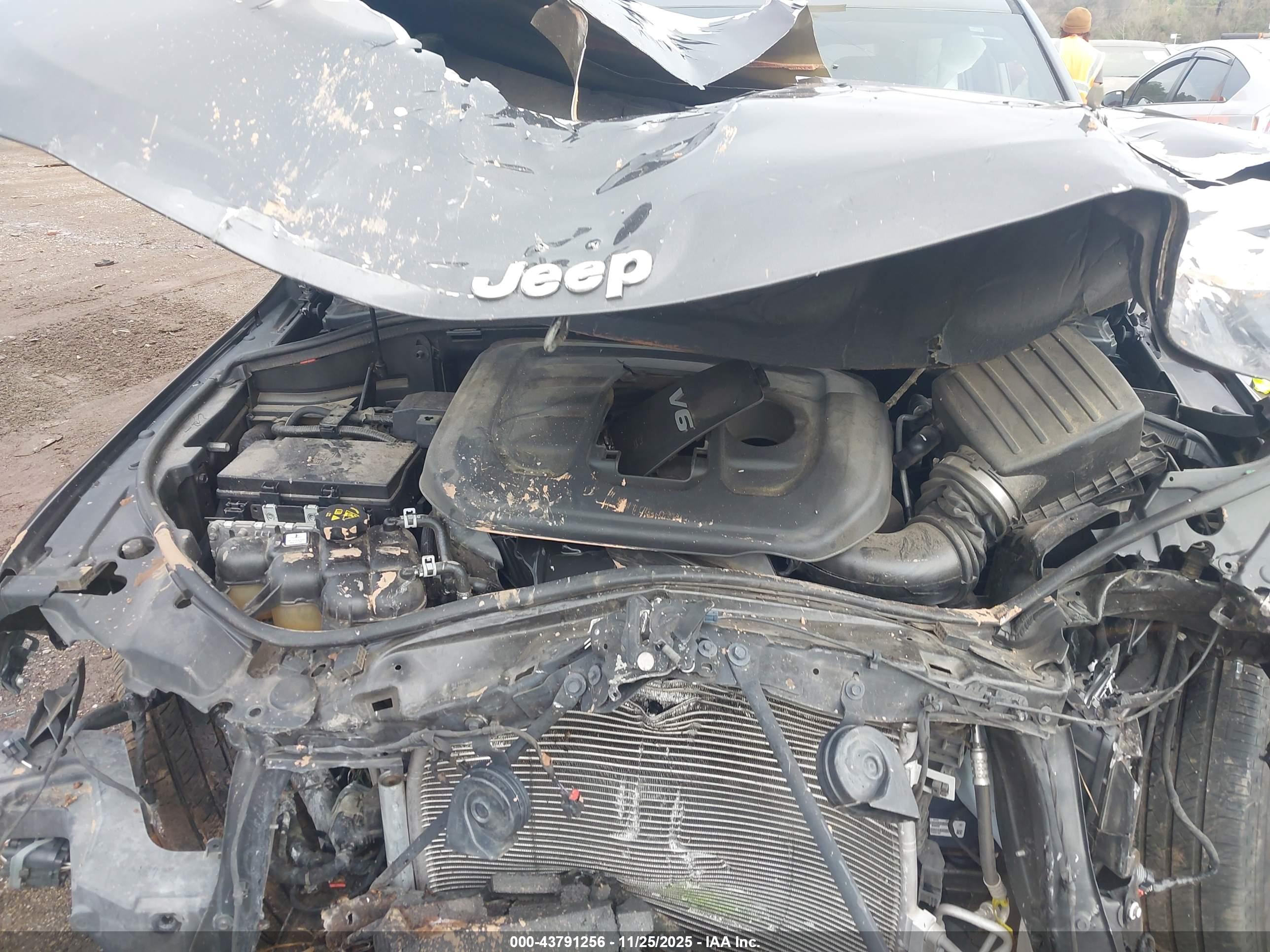 JEEP GRAND image 10