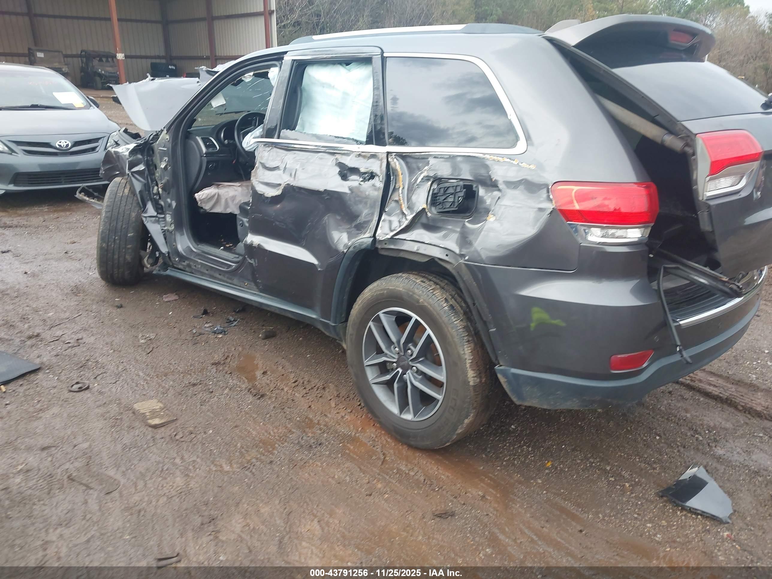 JEEP GRAND image 3