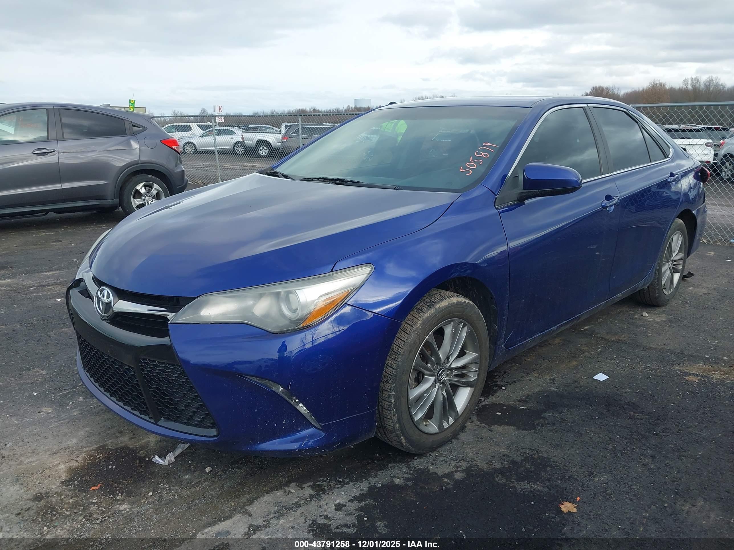 TOYOTA CAMRY image 2