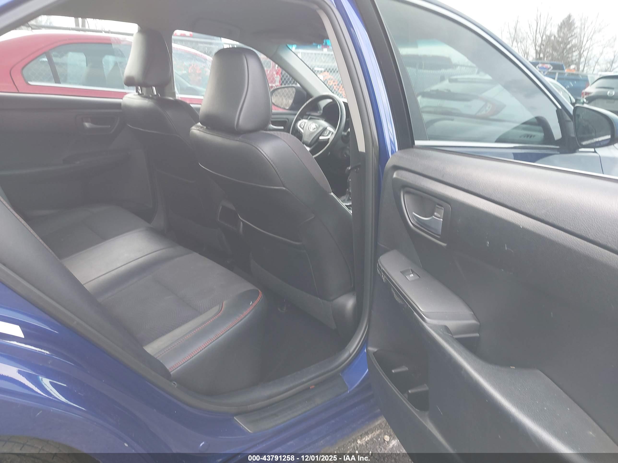 TOYOTA CAMRY image 8