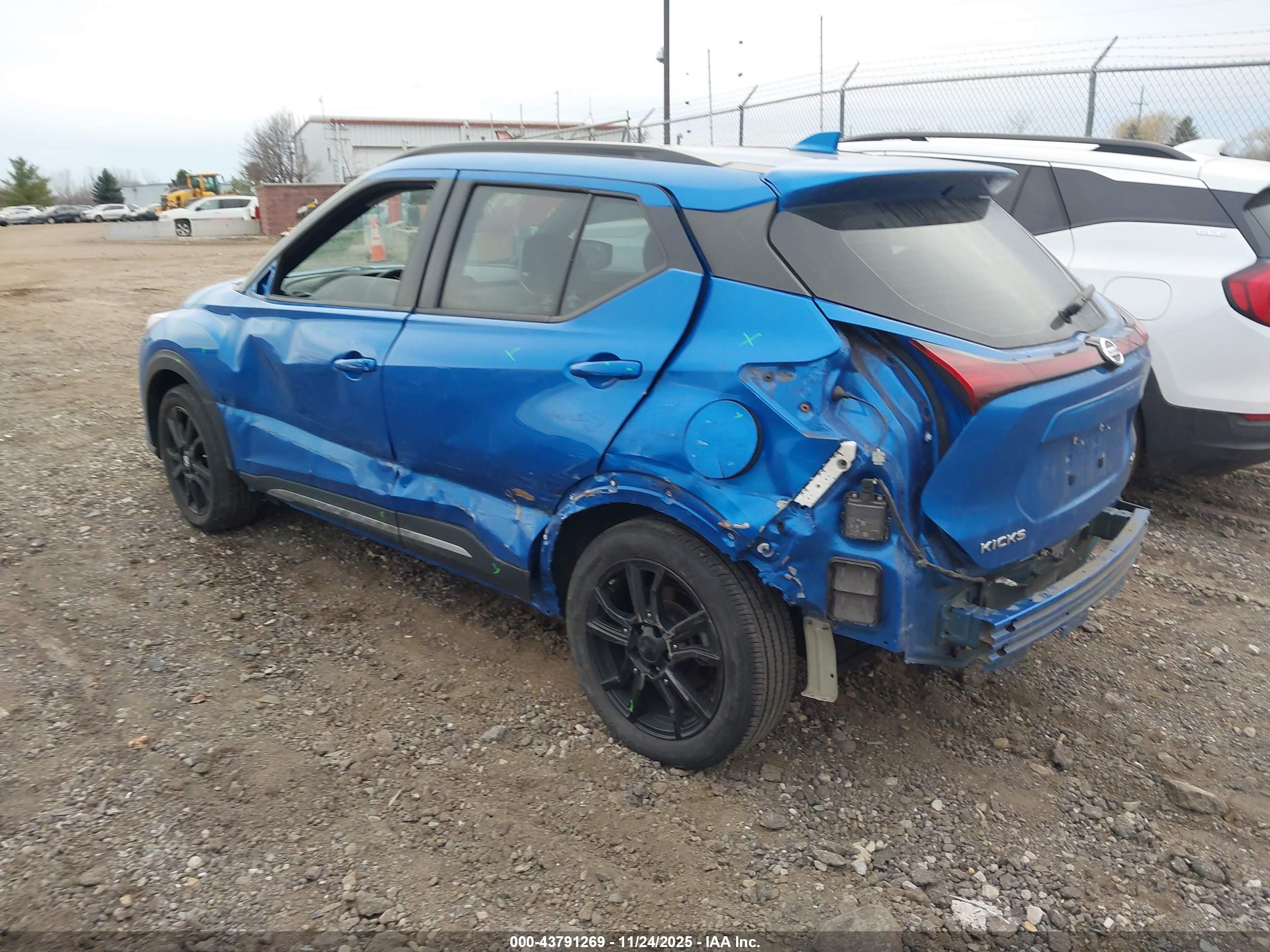 NISSAN KICKS image 3