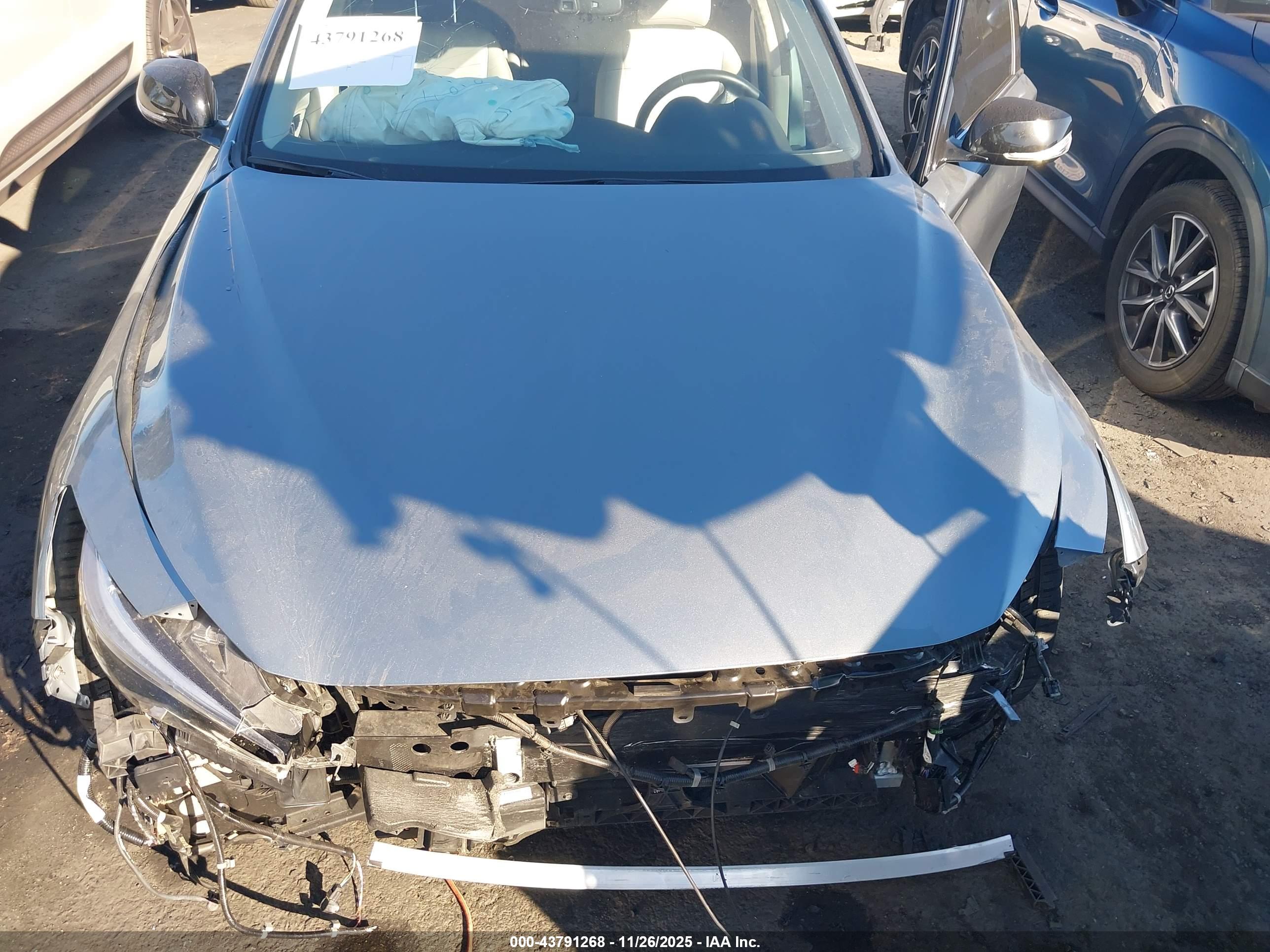 INFINITI Q50 image 10