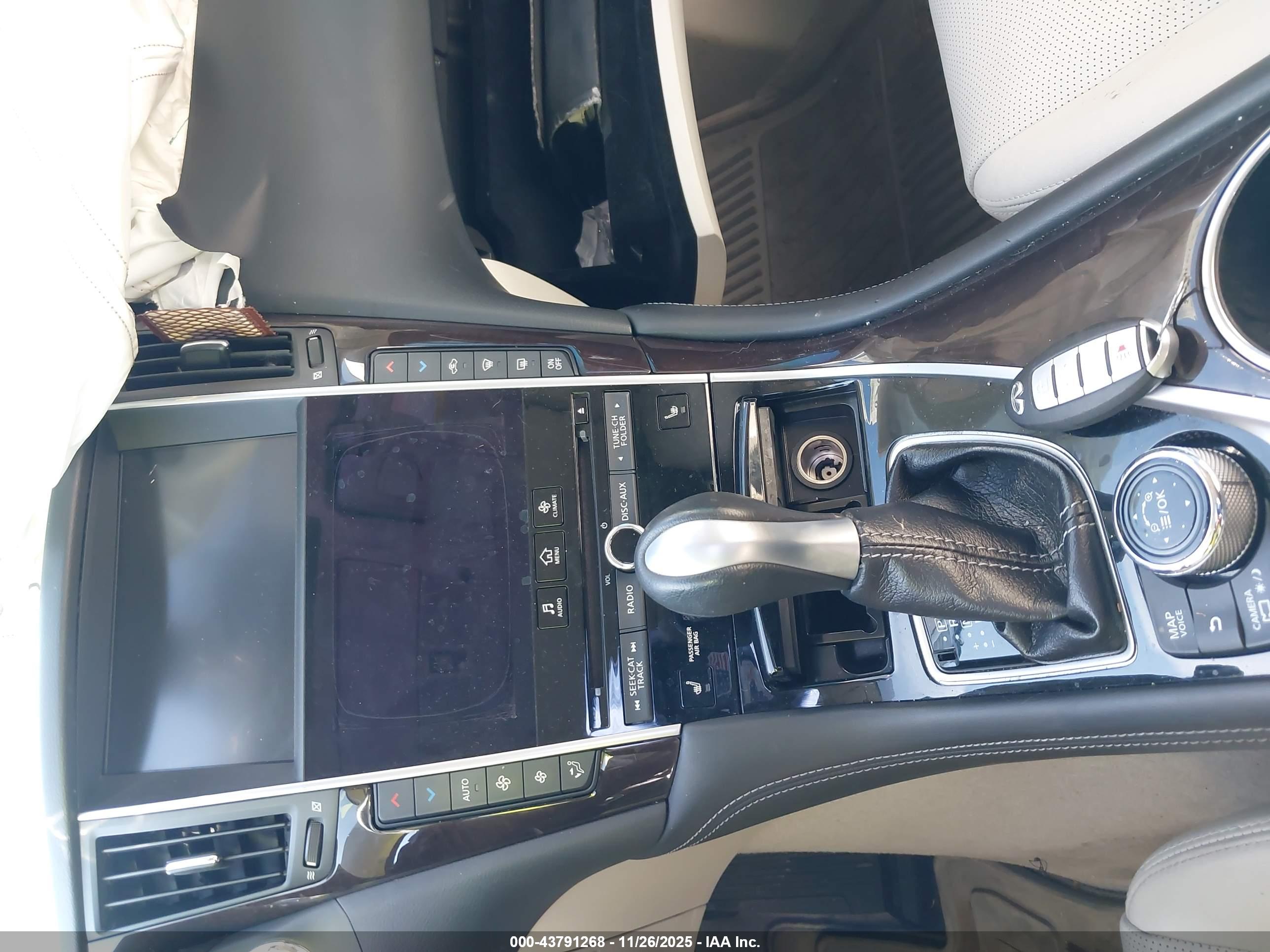 INFINITI Q50 image 11
