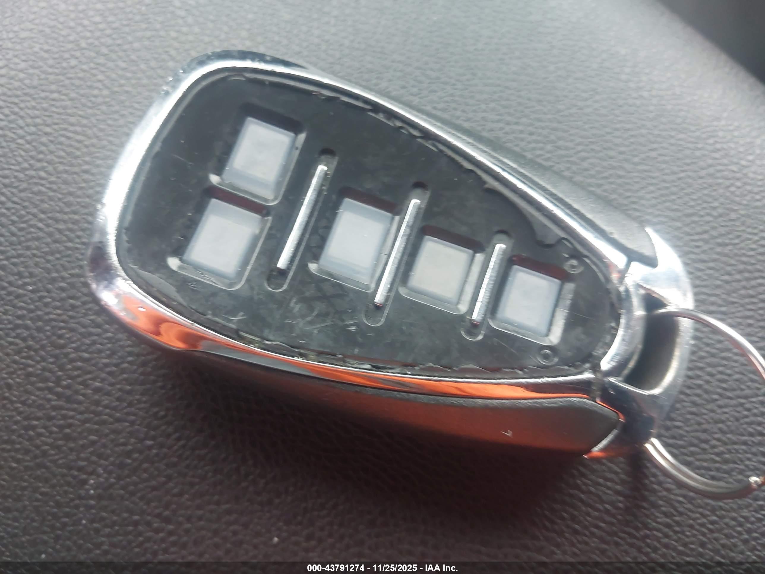 CHEVROLET EQUINOX image 11