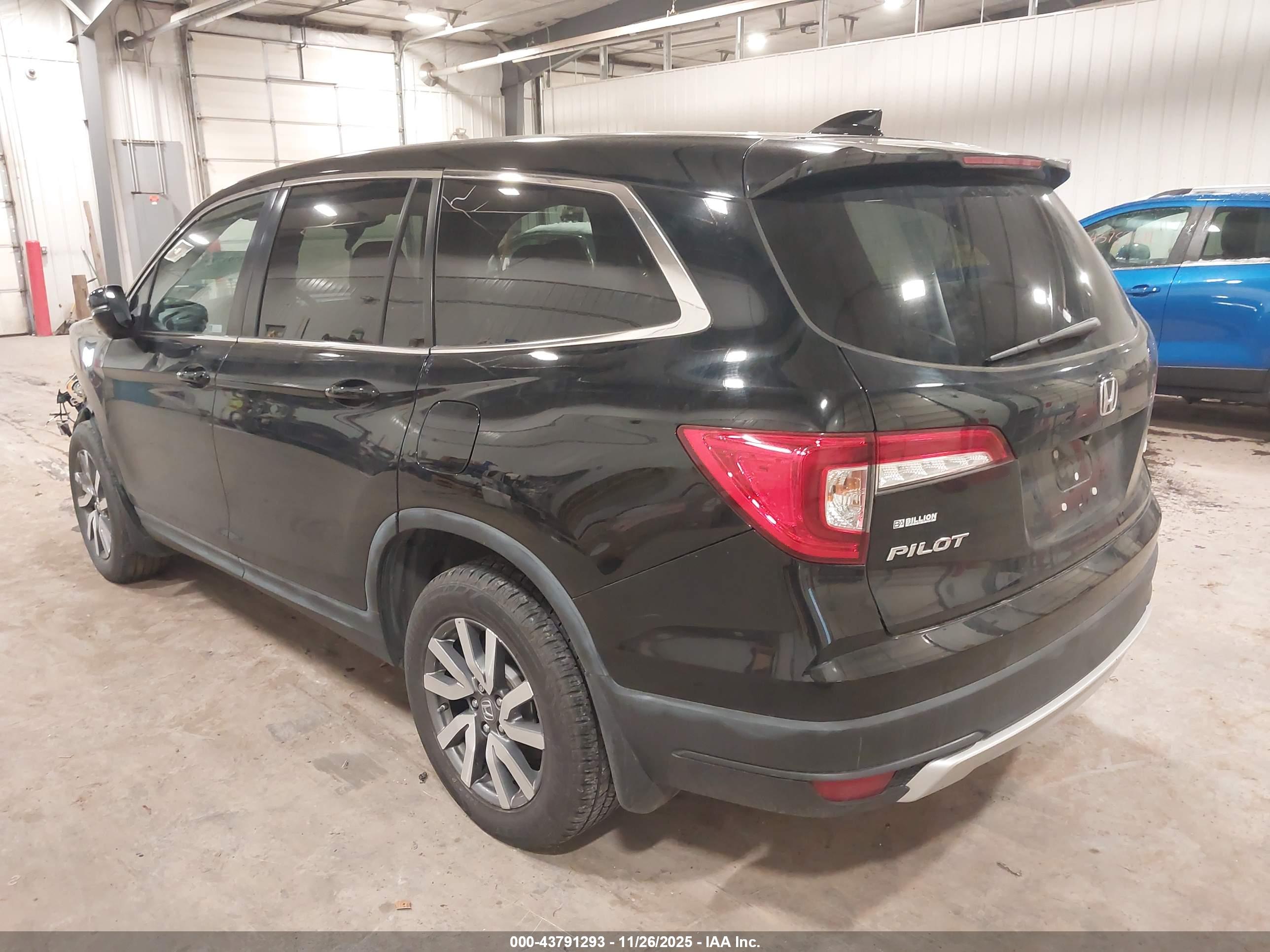HONDA PILOT image 3